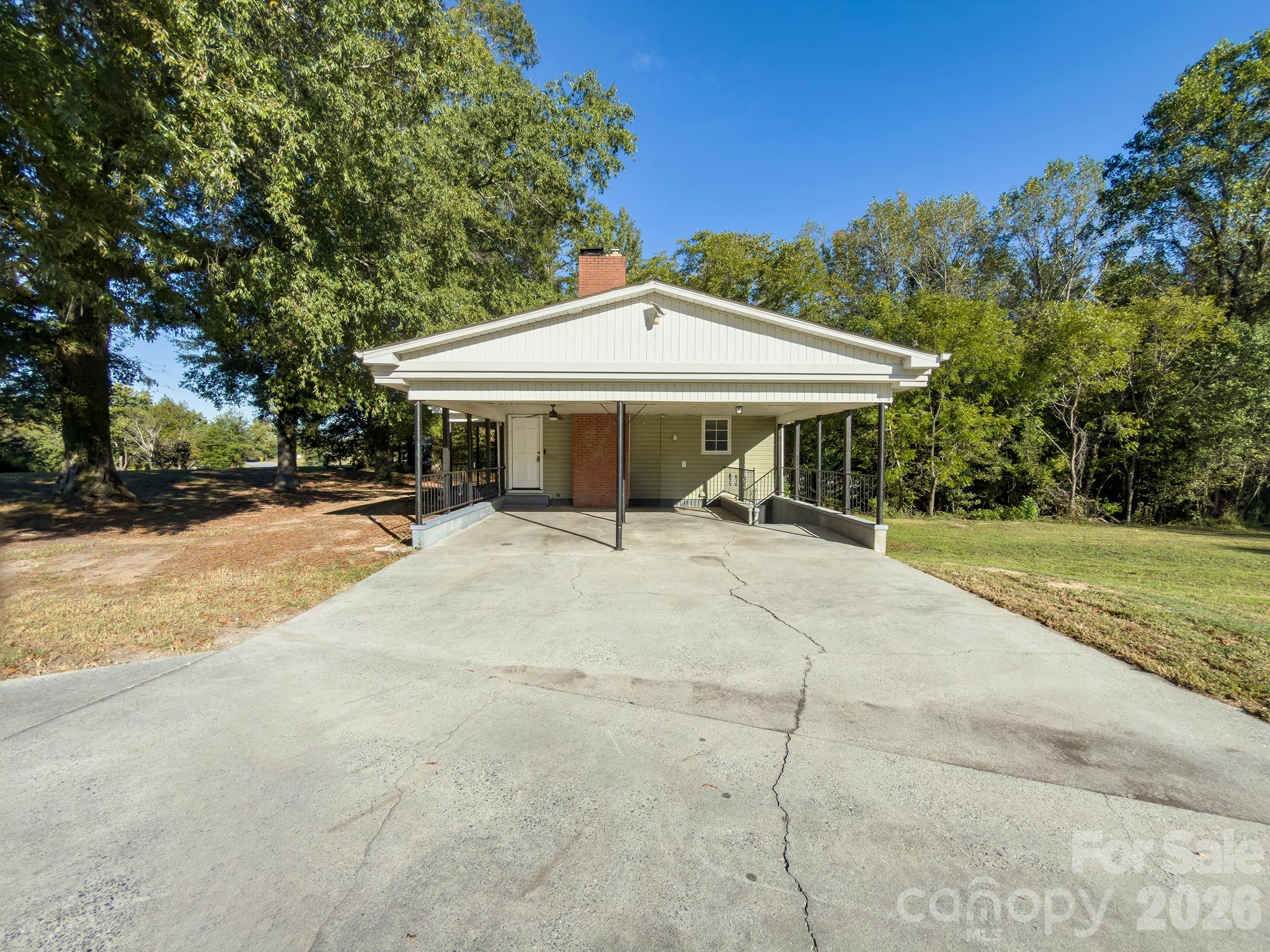 main property photo 28