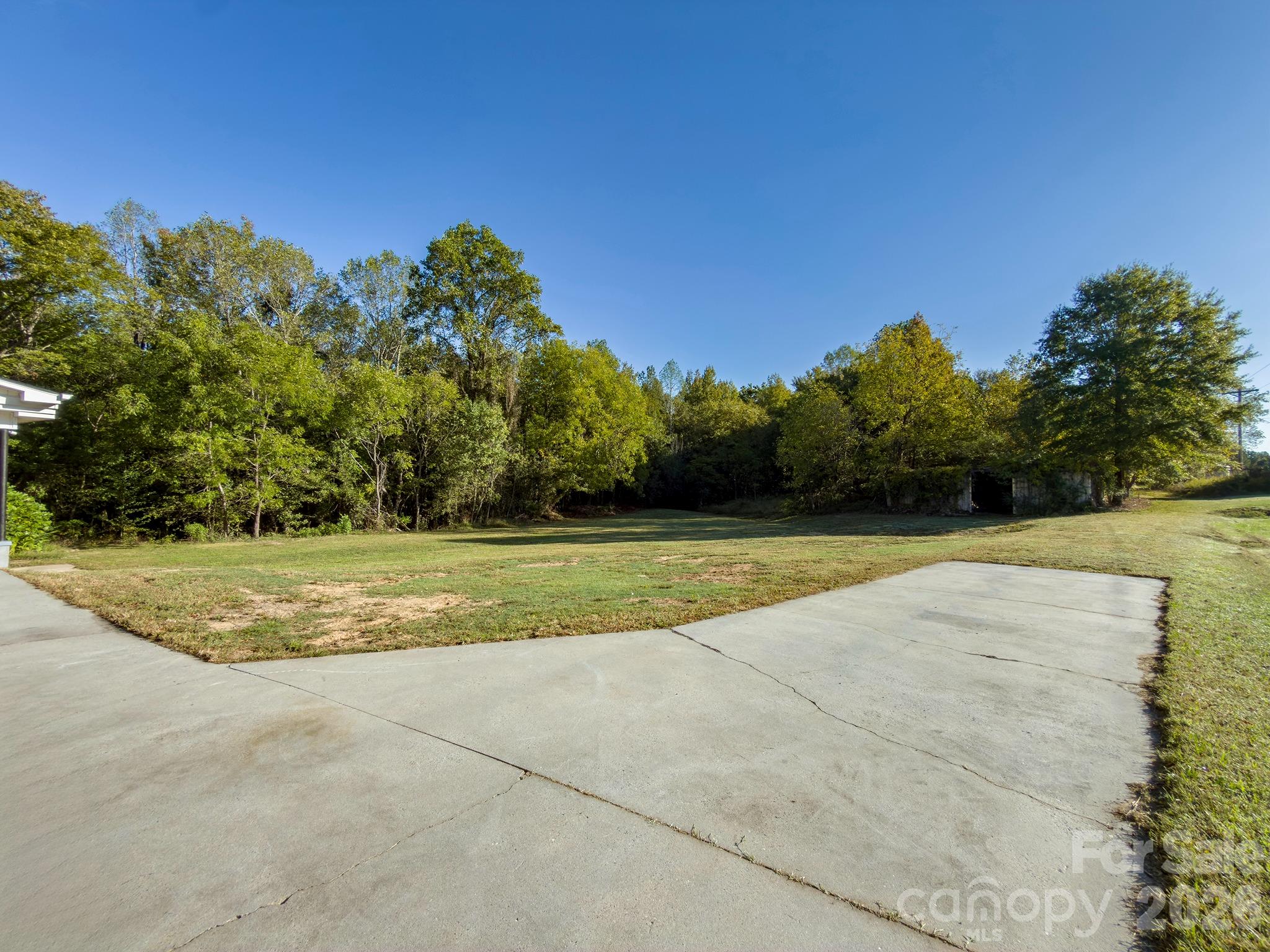 main property photo 30