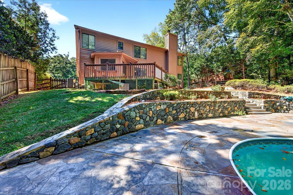 main property photo 23