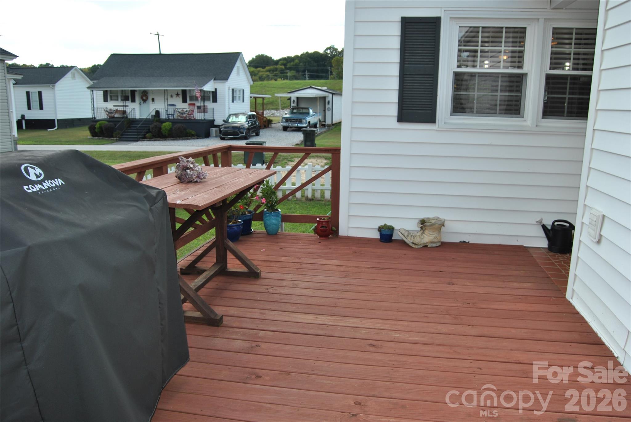 main property photo 28