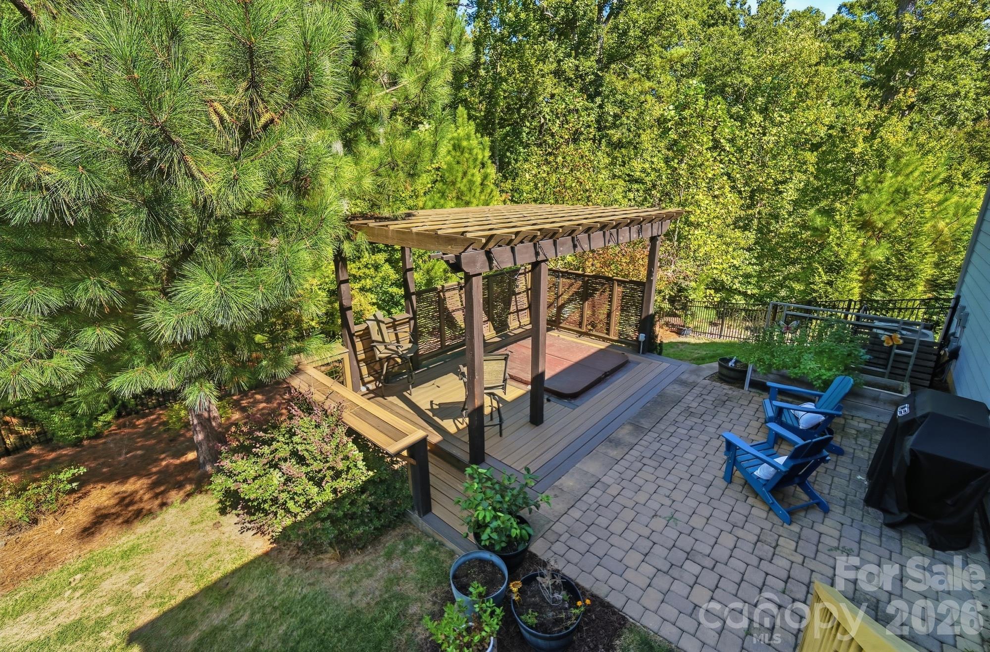 main property photo 28