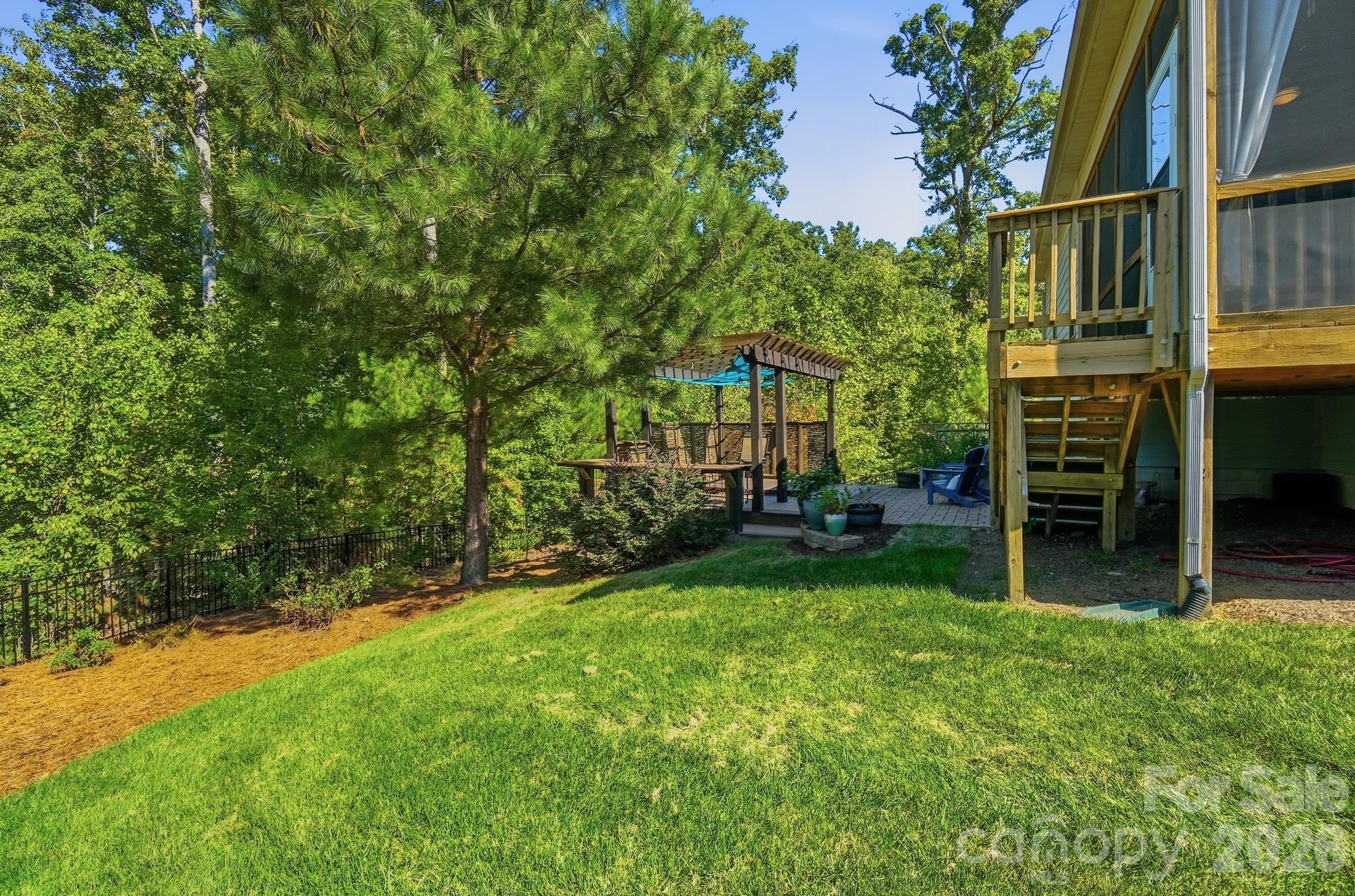 main property photo 32