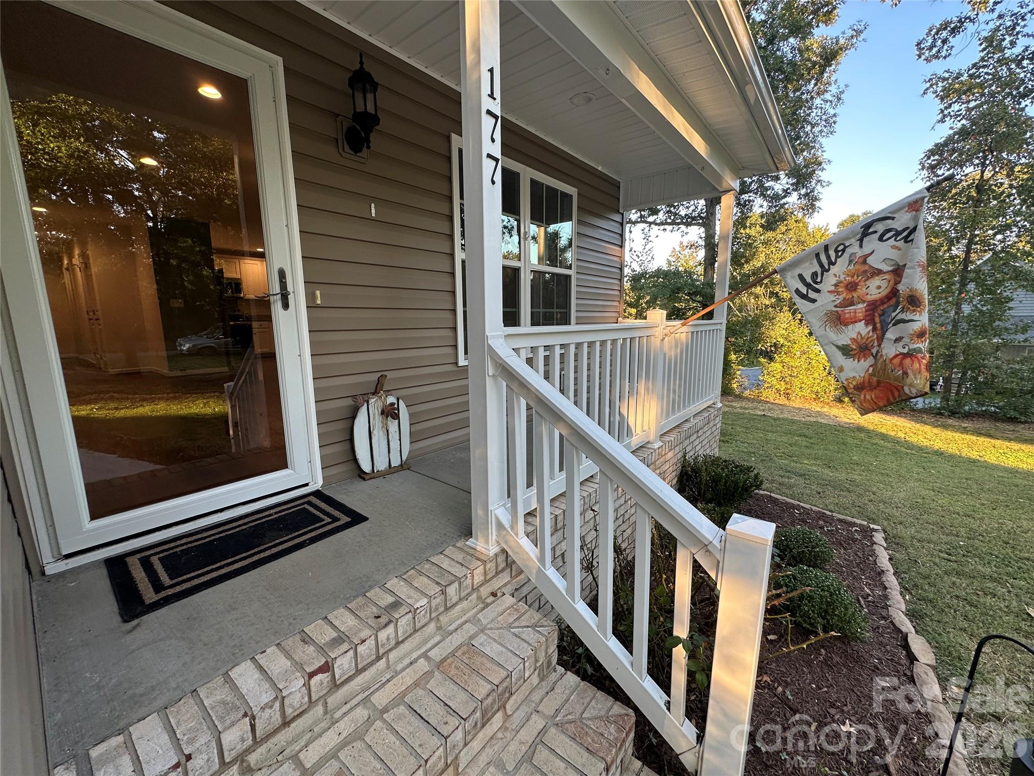 main property photo 28