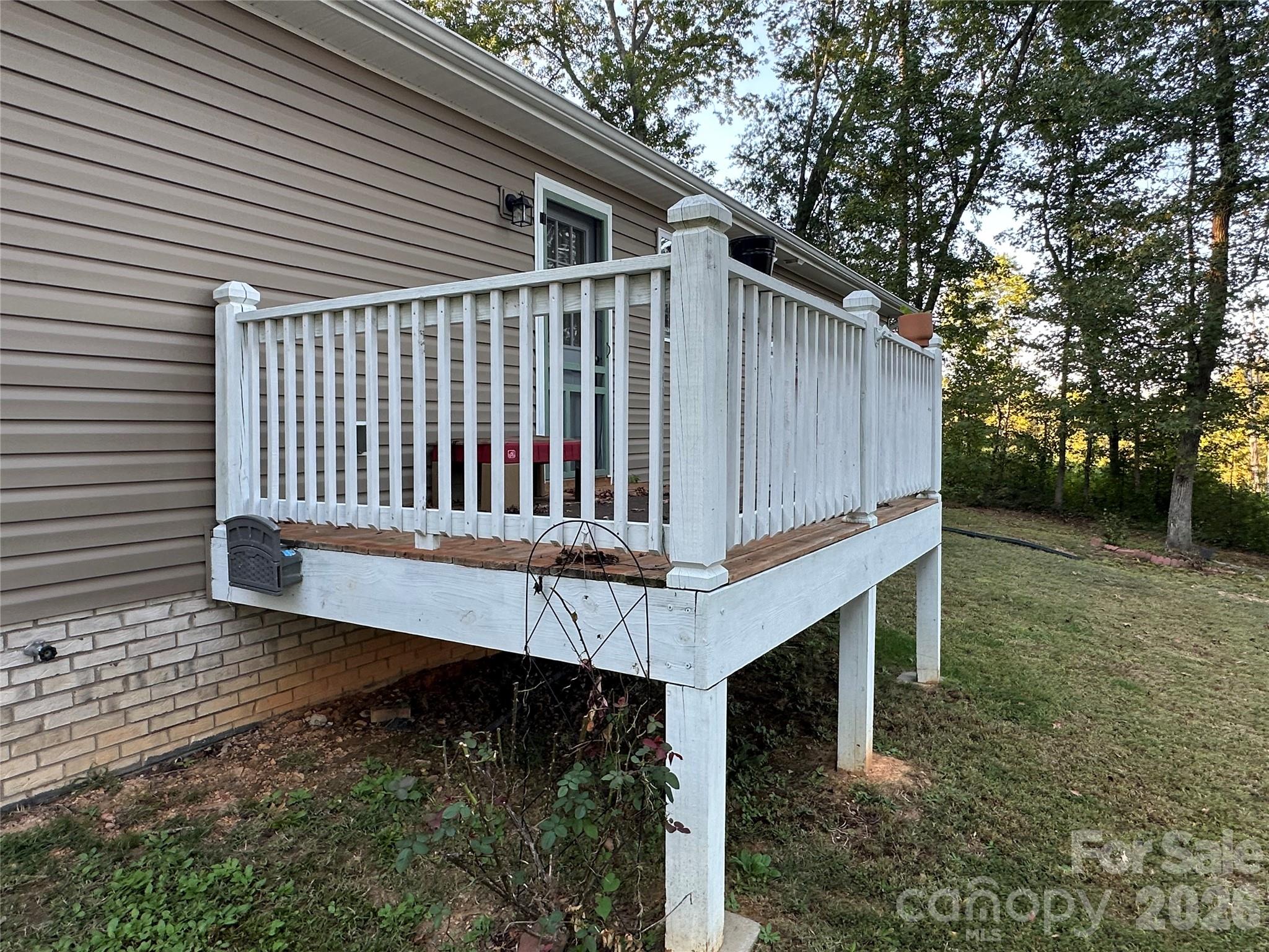 main property photo 30
