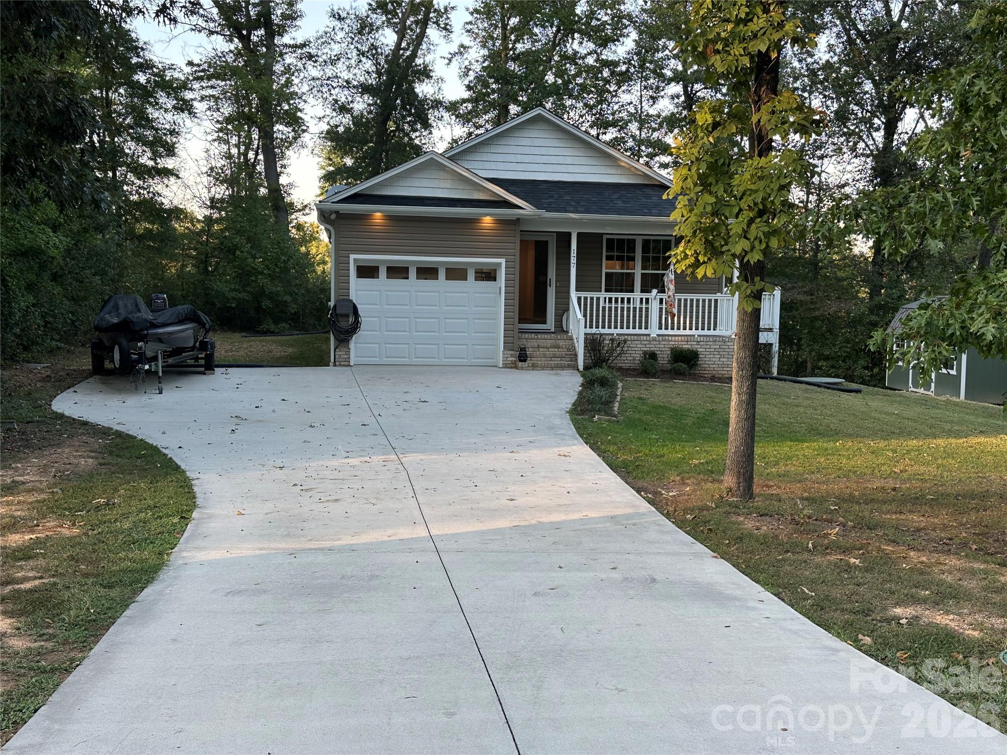main property photo 40