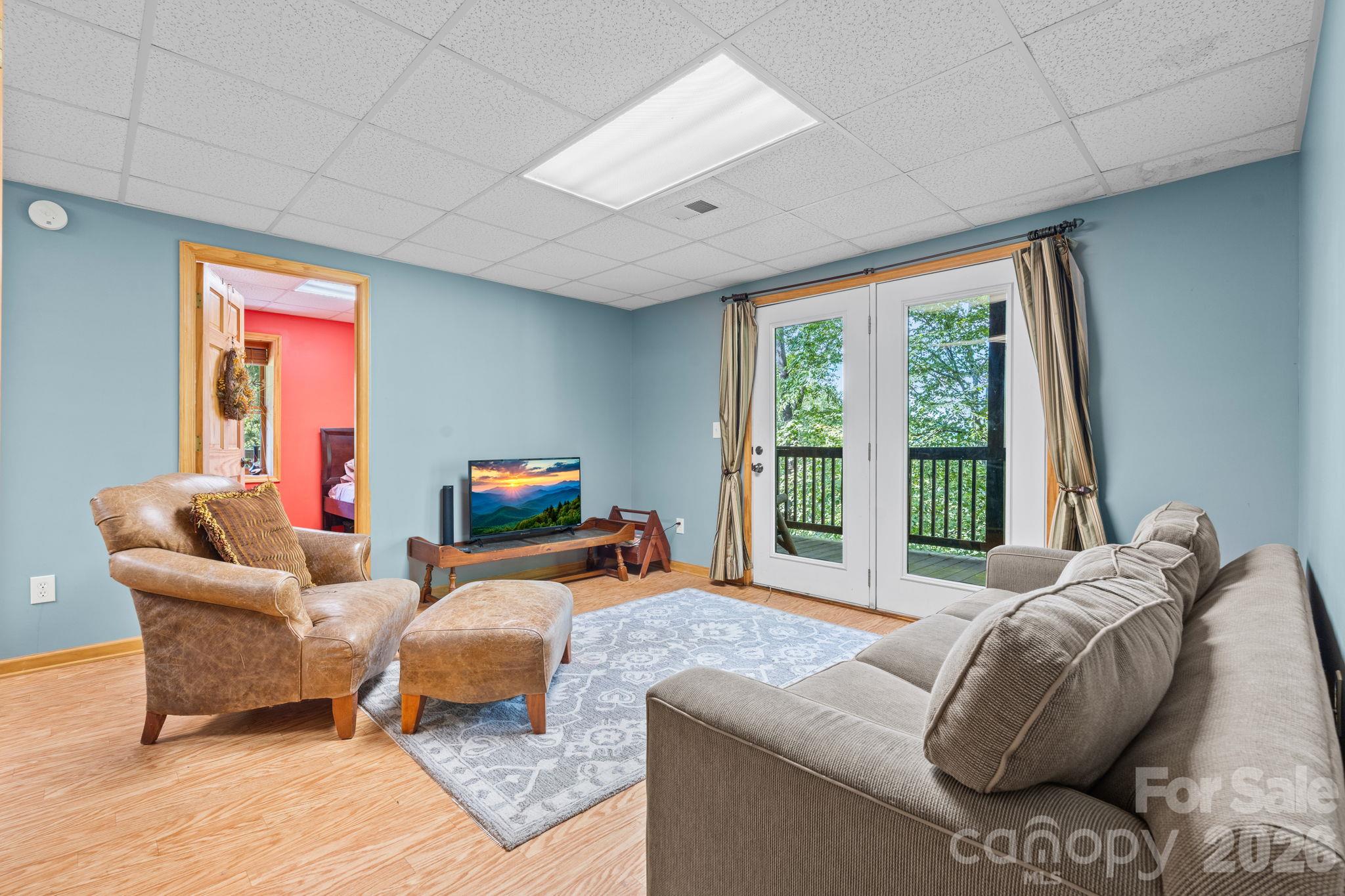 main property photo 15