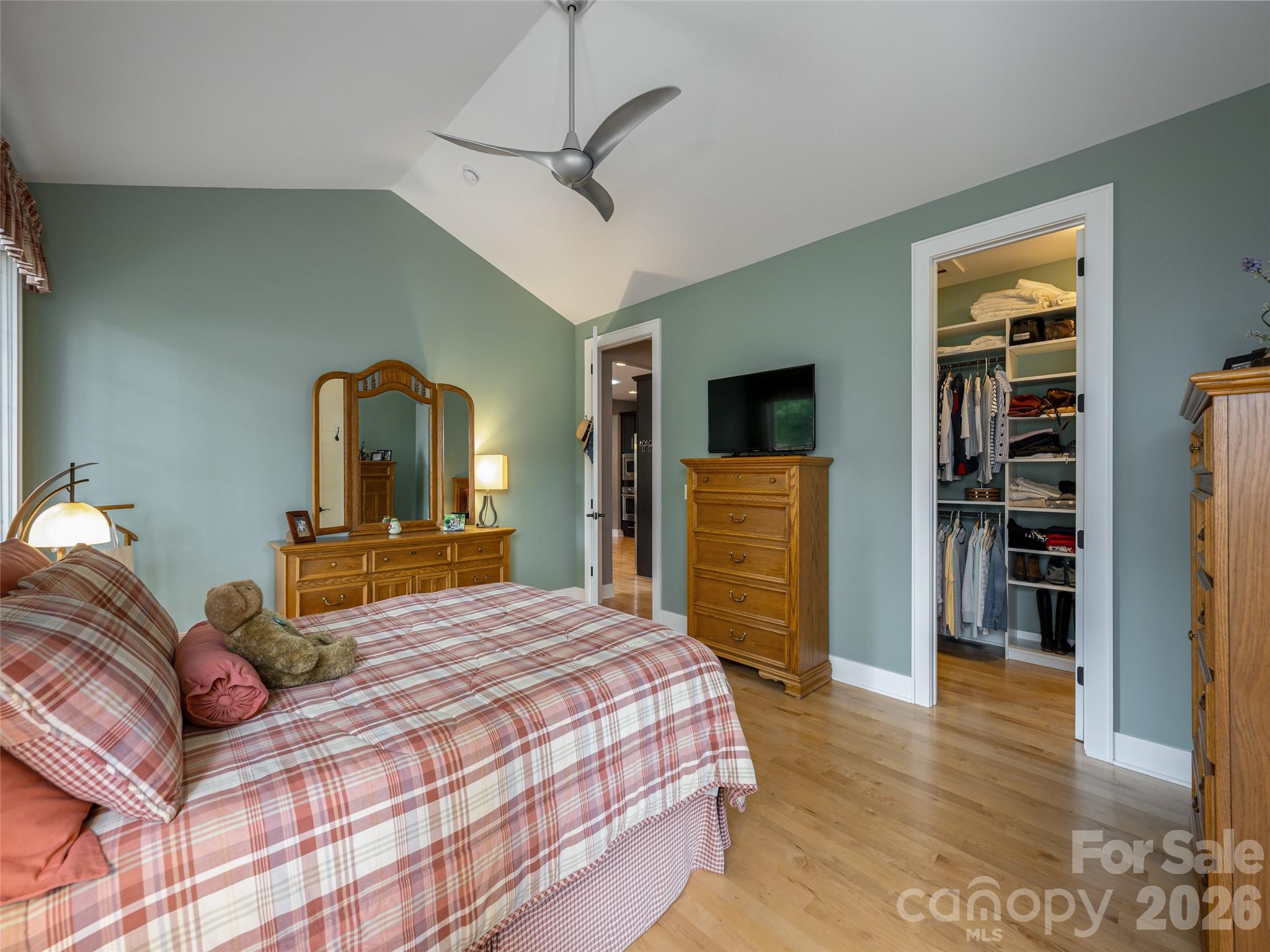 main property photo 18