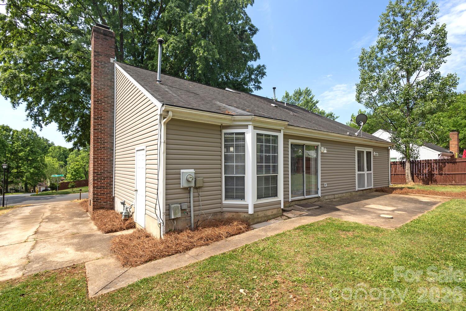 main property photo 41