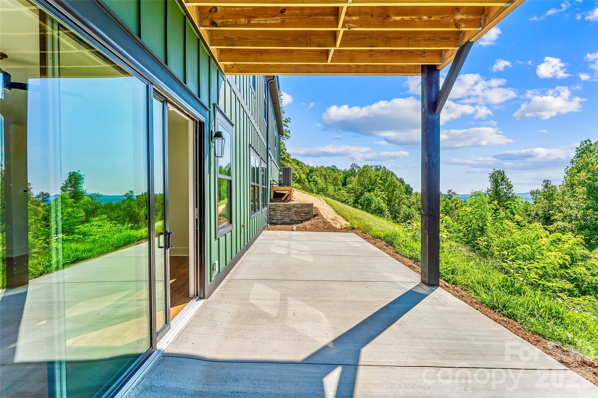 main property photo 32