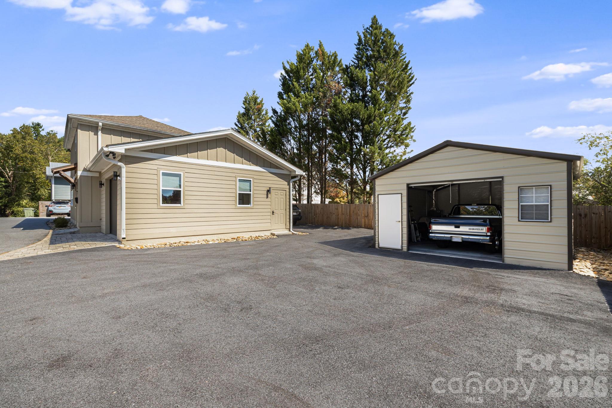main property photo 40