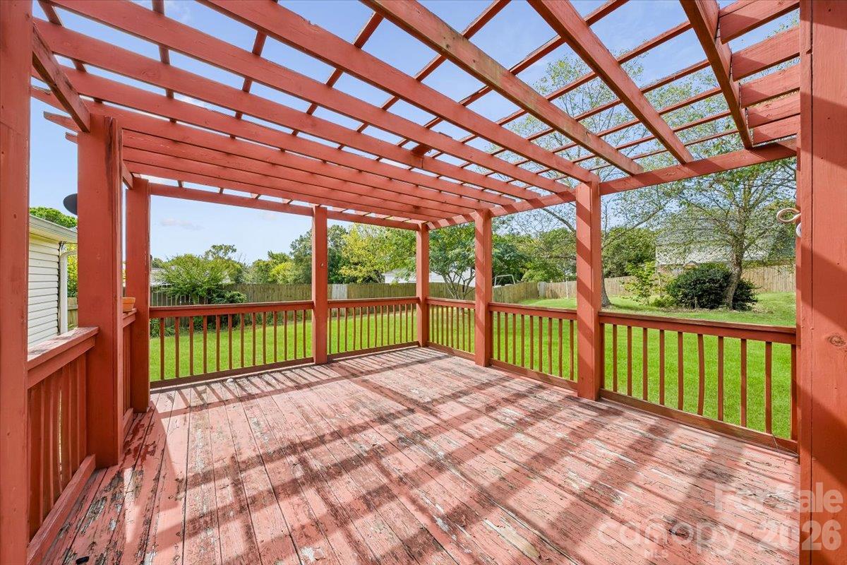 main property photo 28