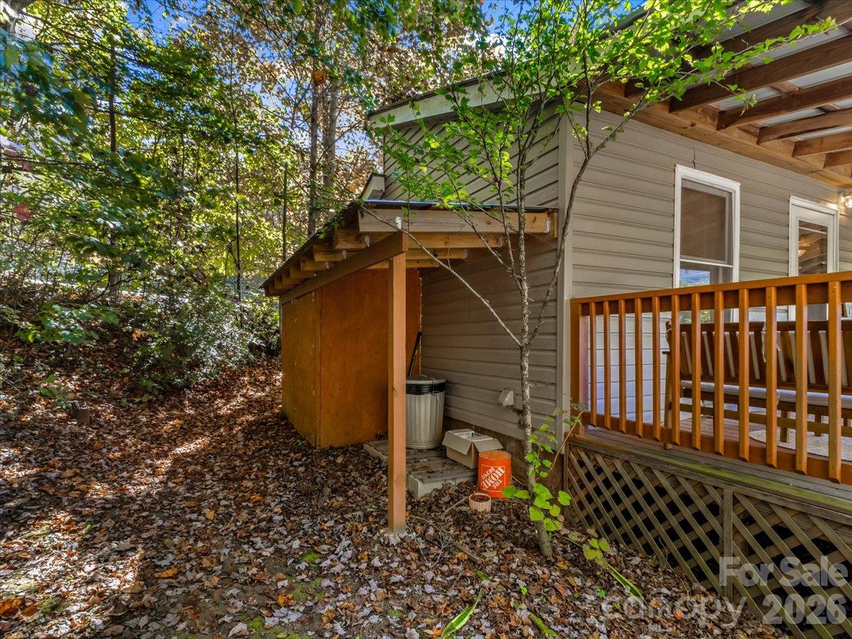main property photo 28