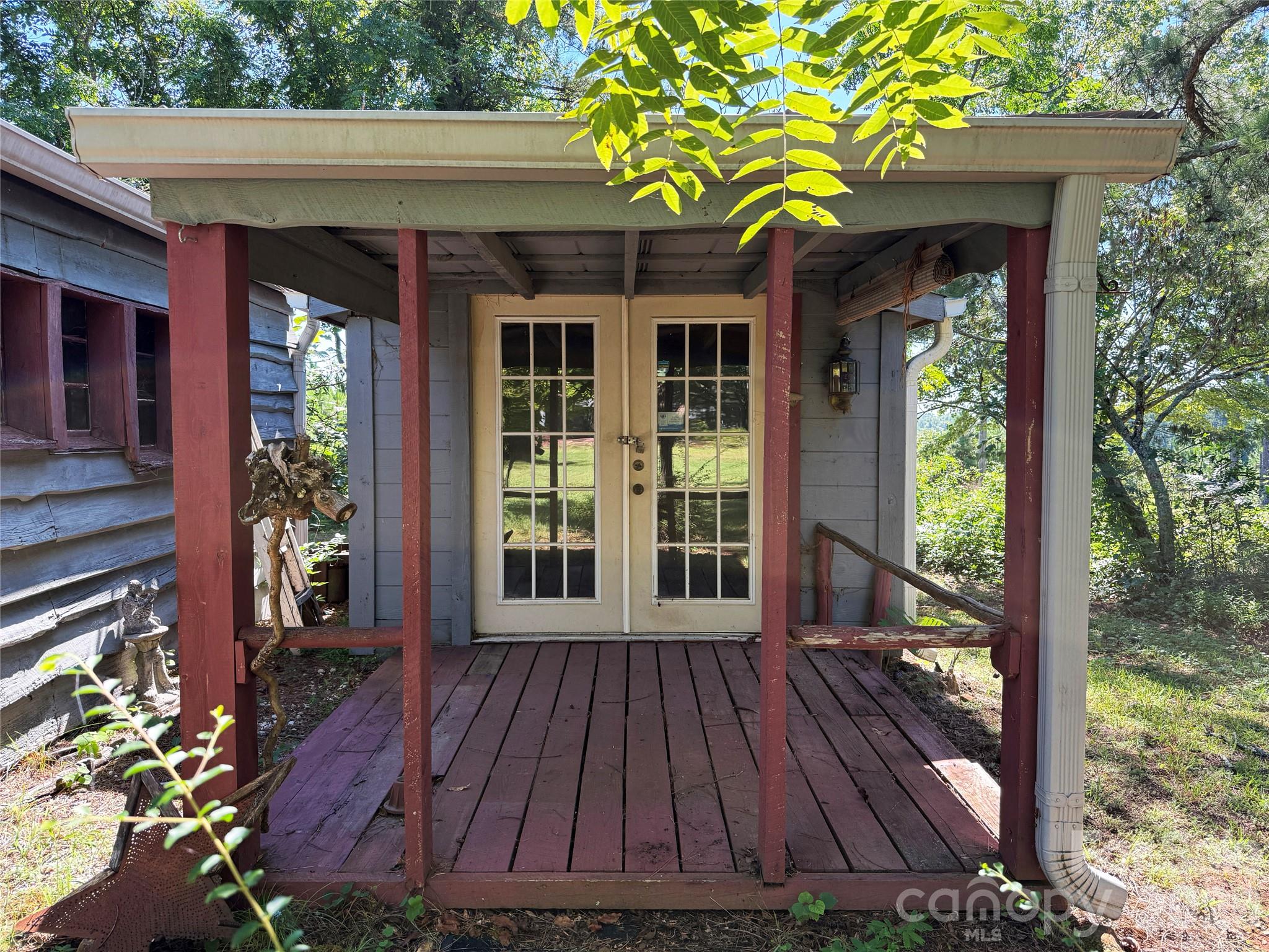 main property photo 28