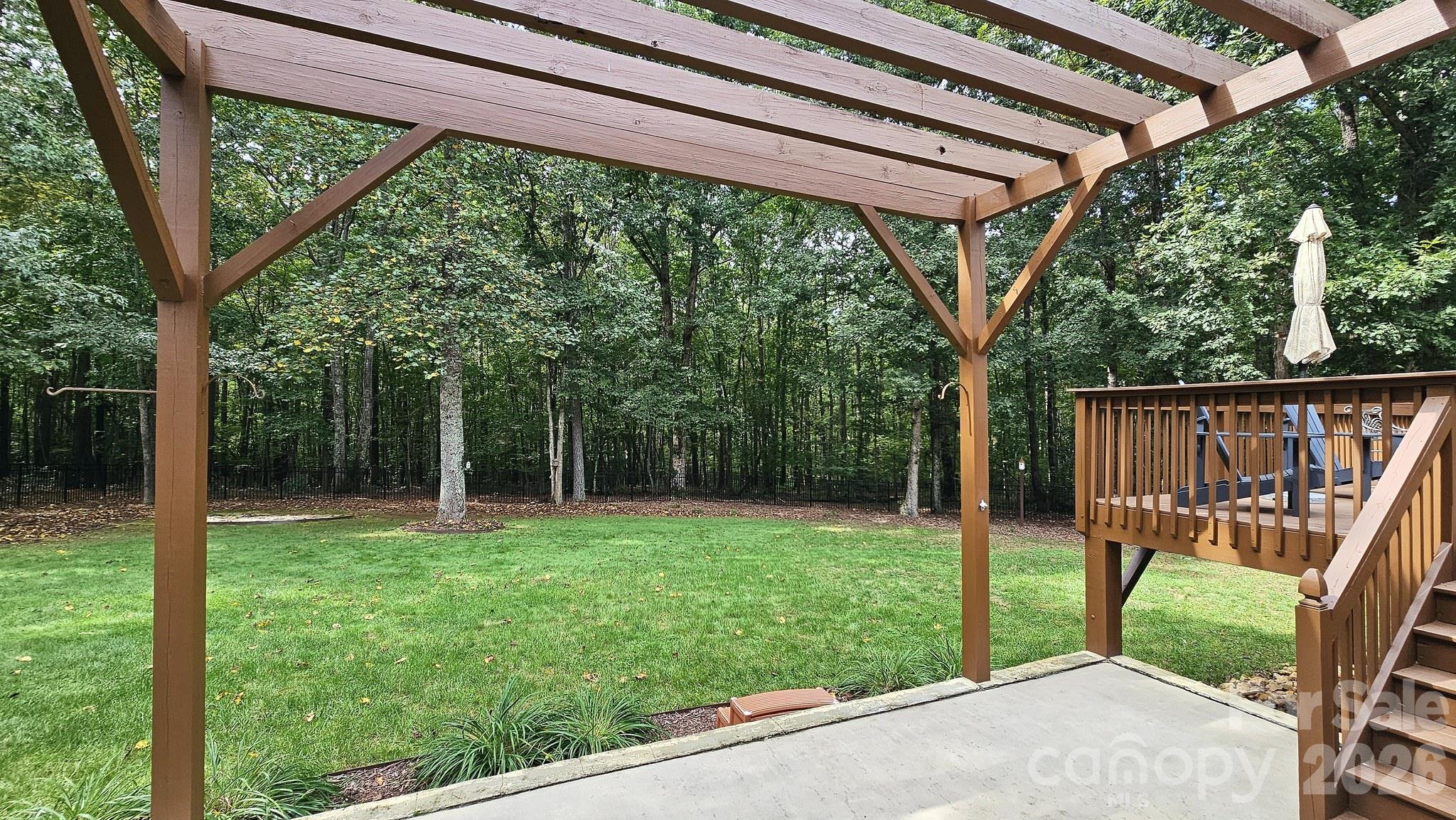 main property photo 9