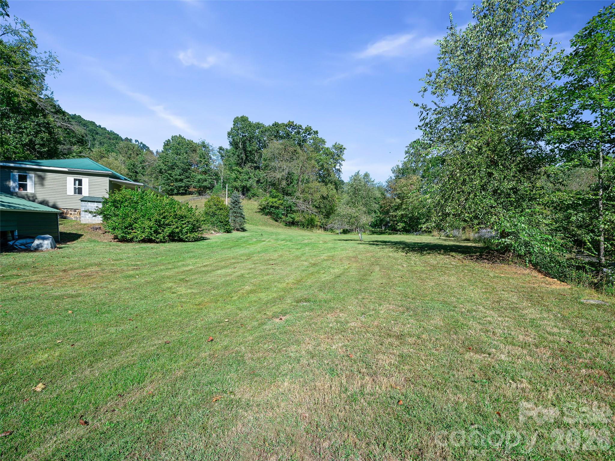 main property photo 25