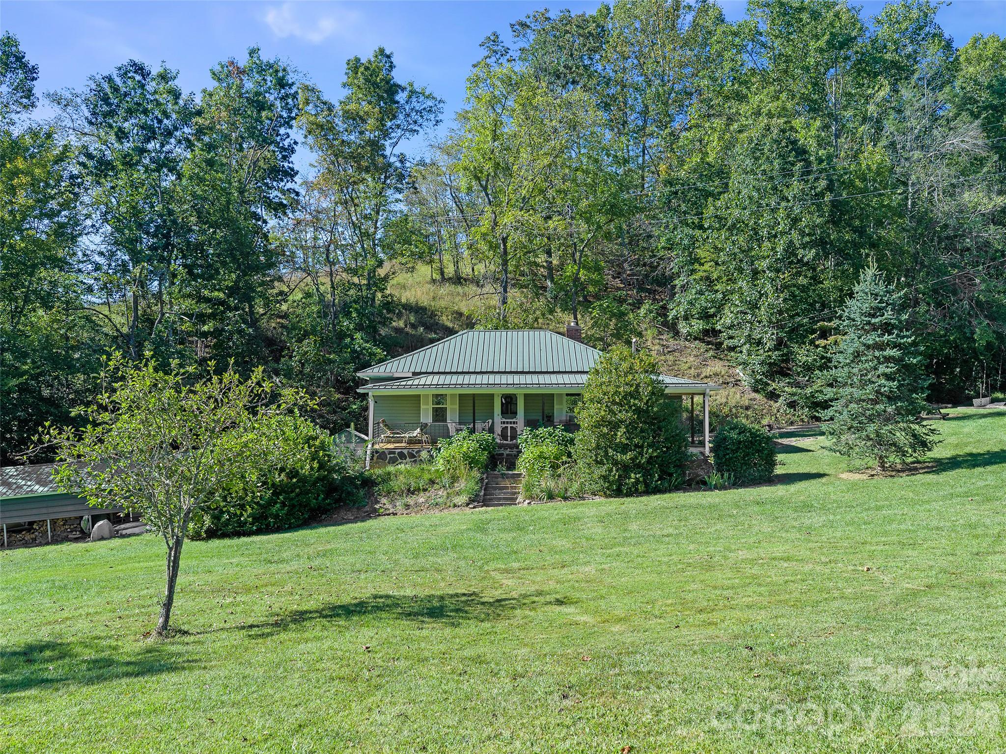 main property photo 28