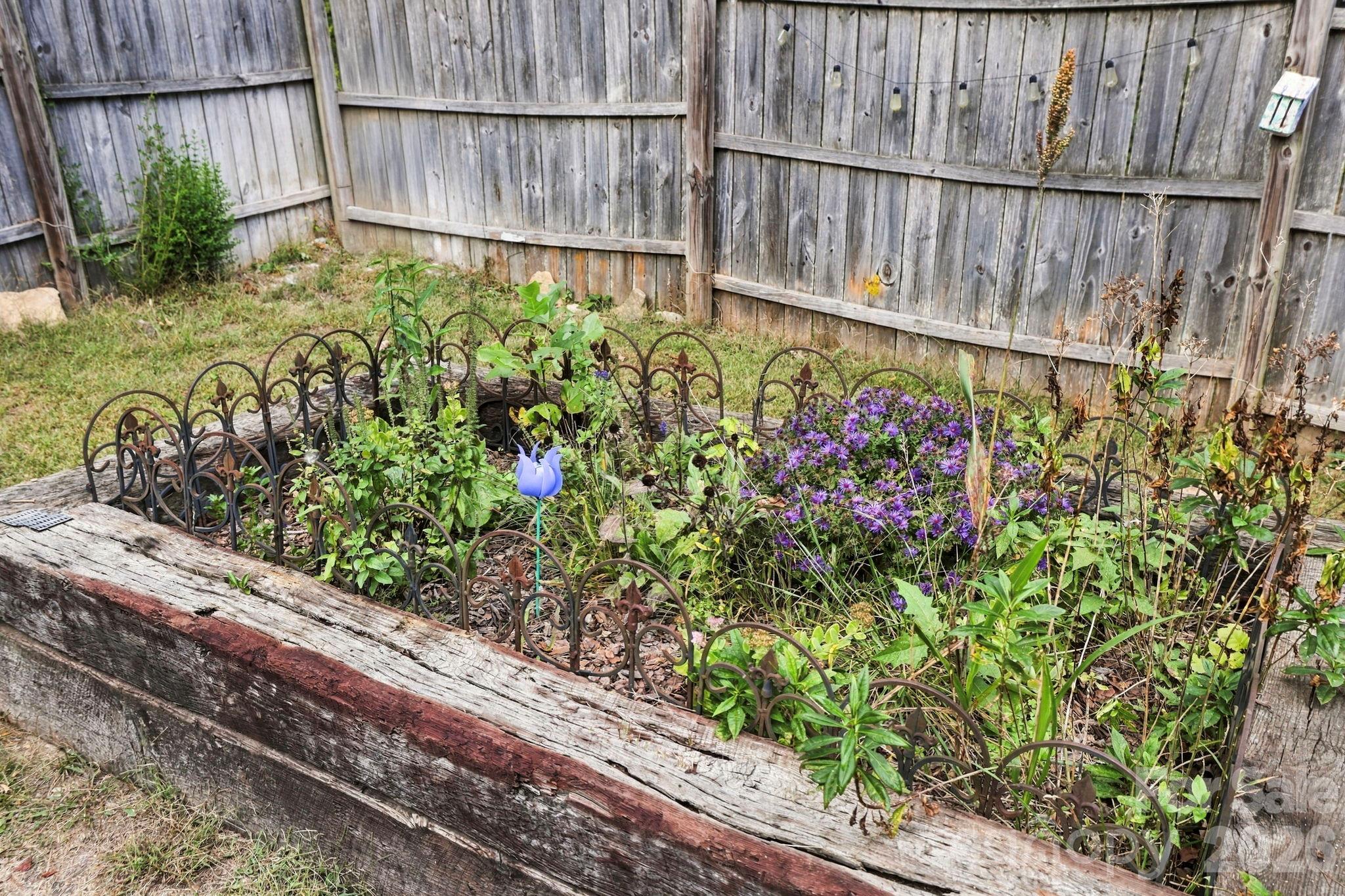 main property photo 40