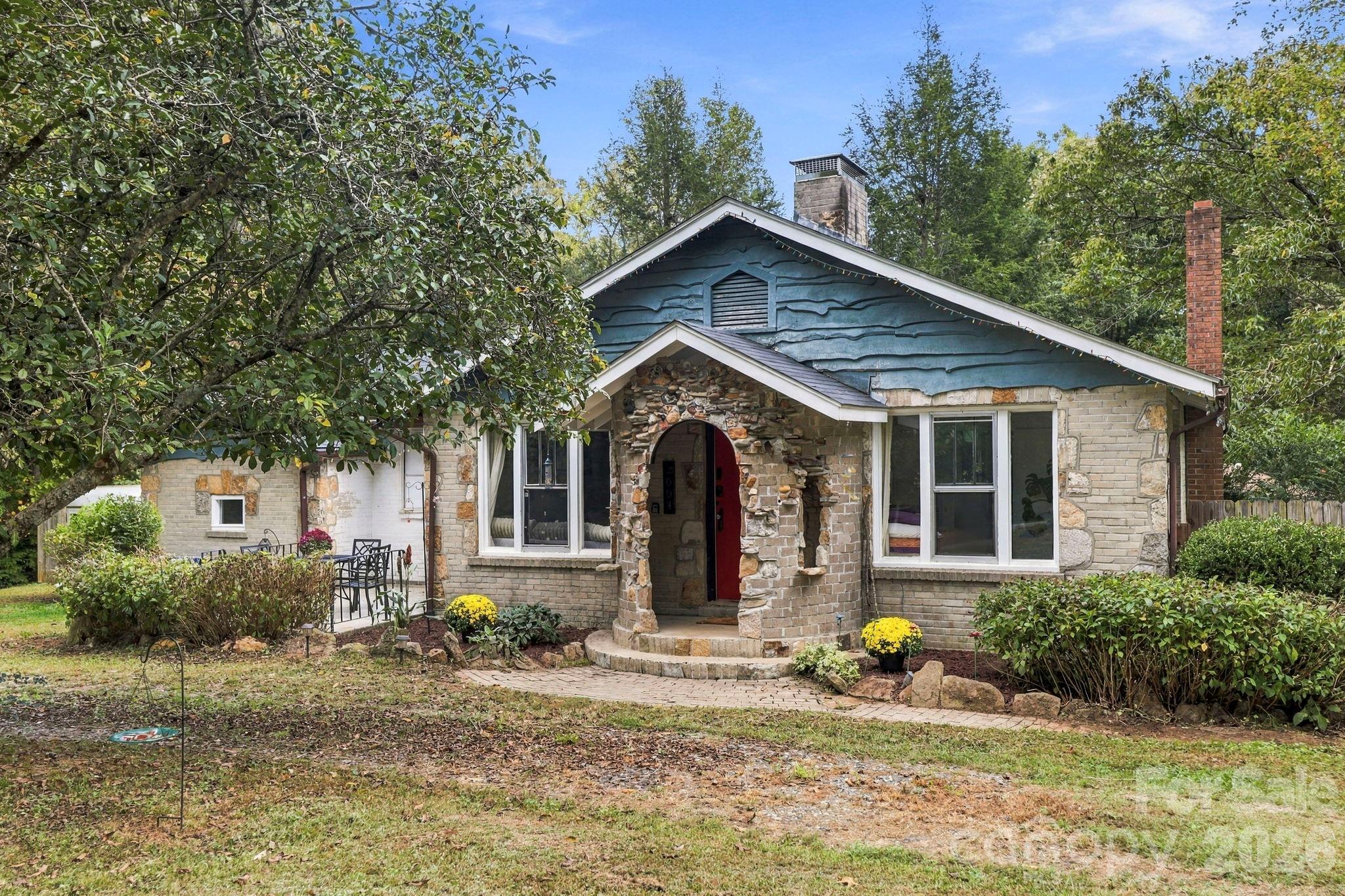 main property photo 5