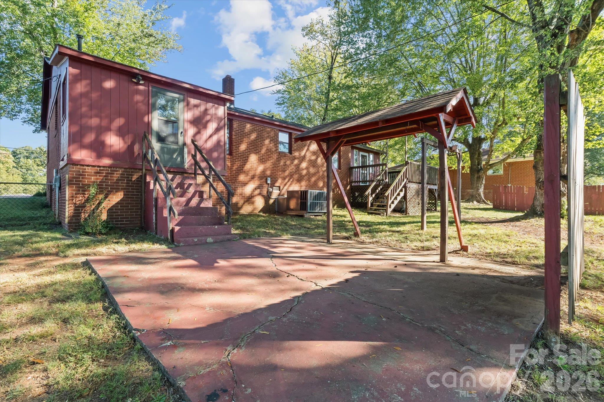 main property photo 27