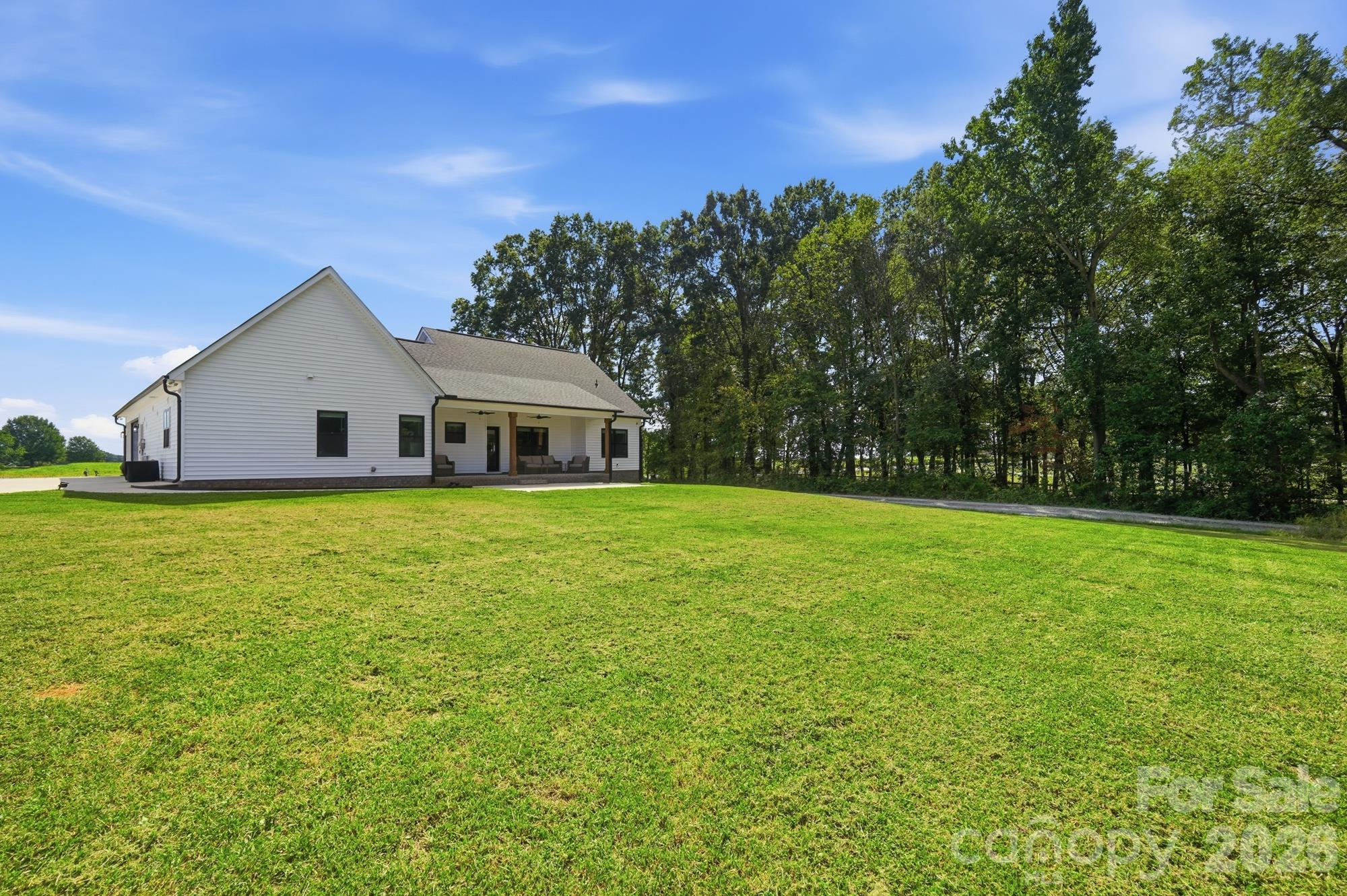 main property photo 40