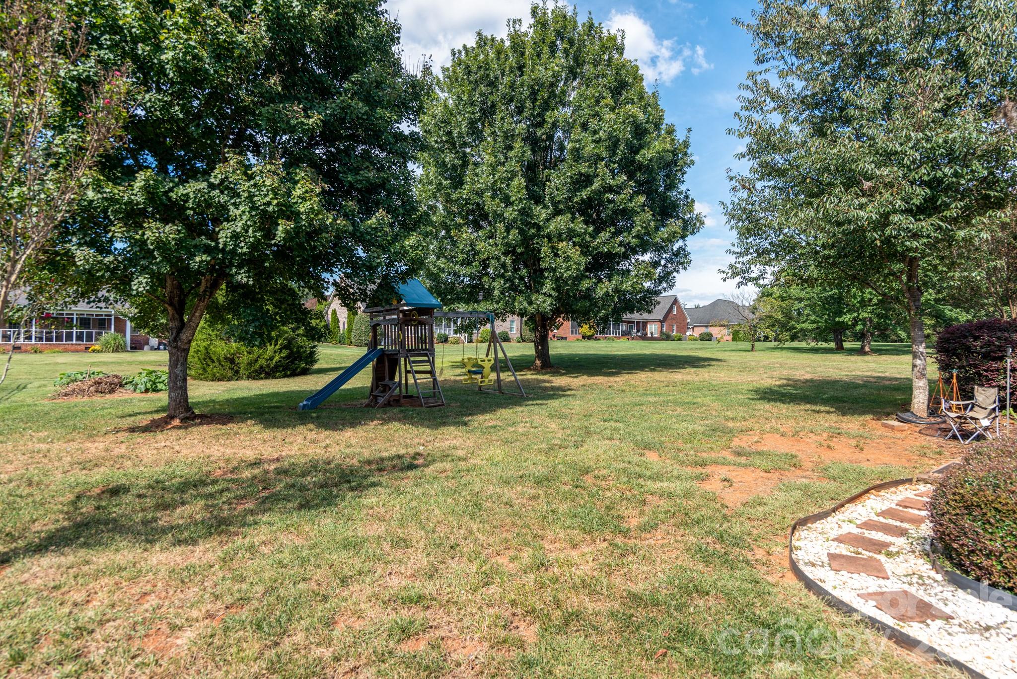 main property photo 20