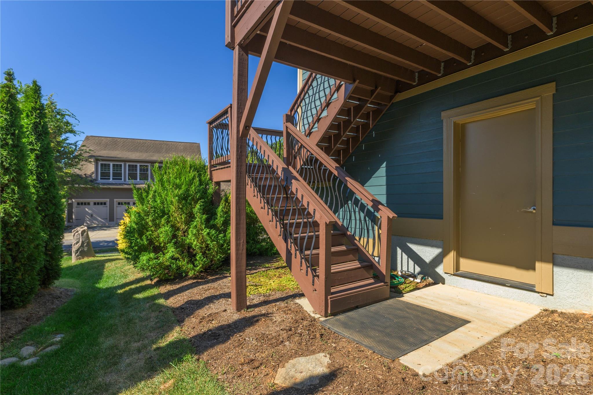 main property photo 37