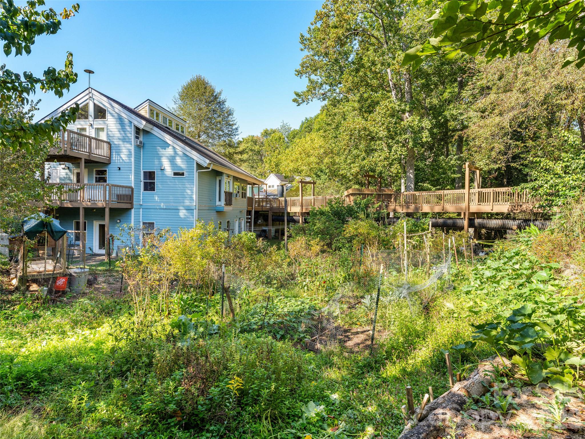 main property photo 35