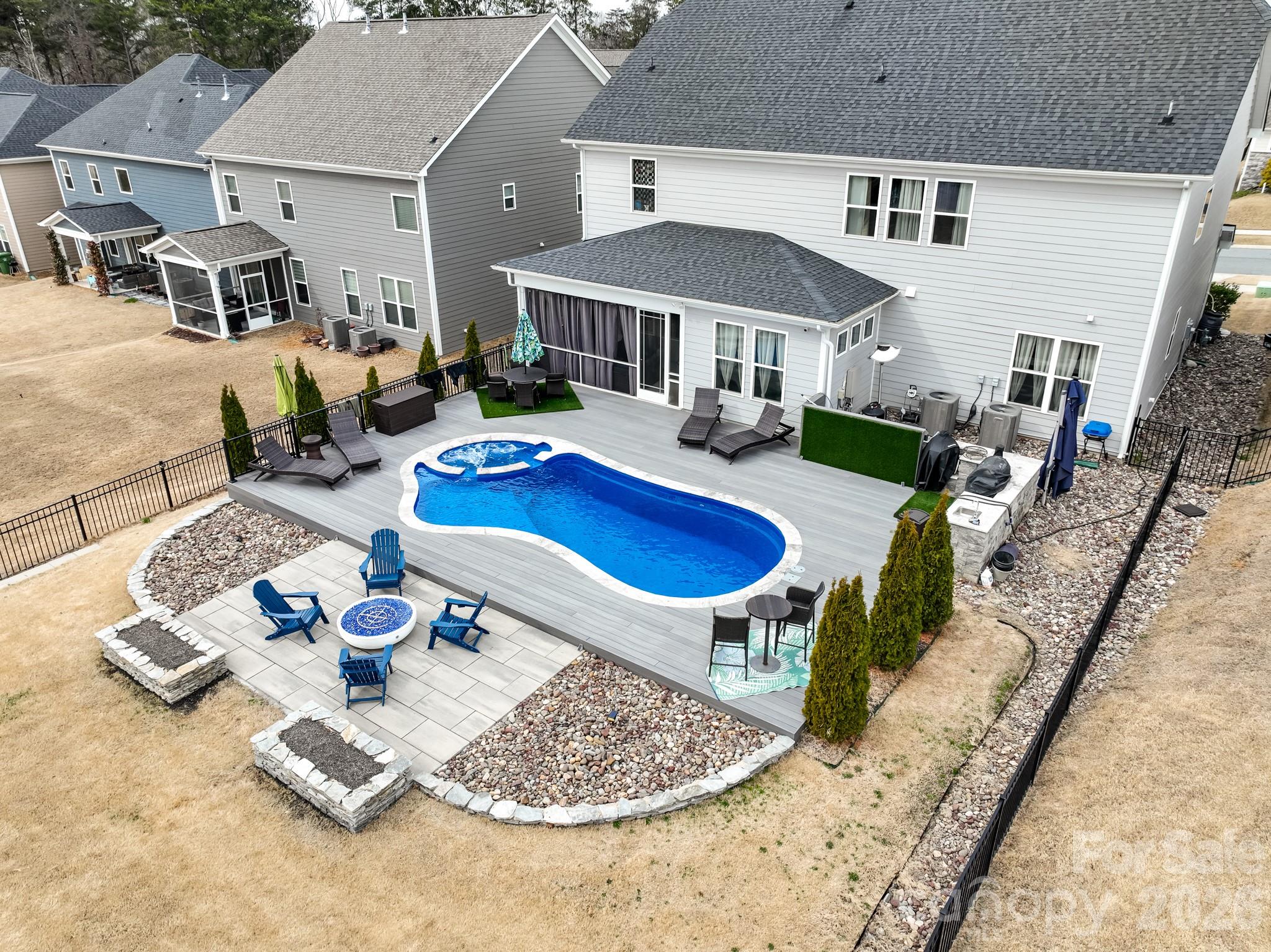 main property photo 39