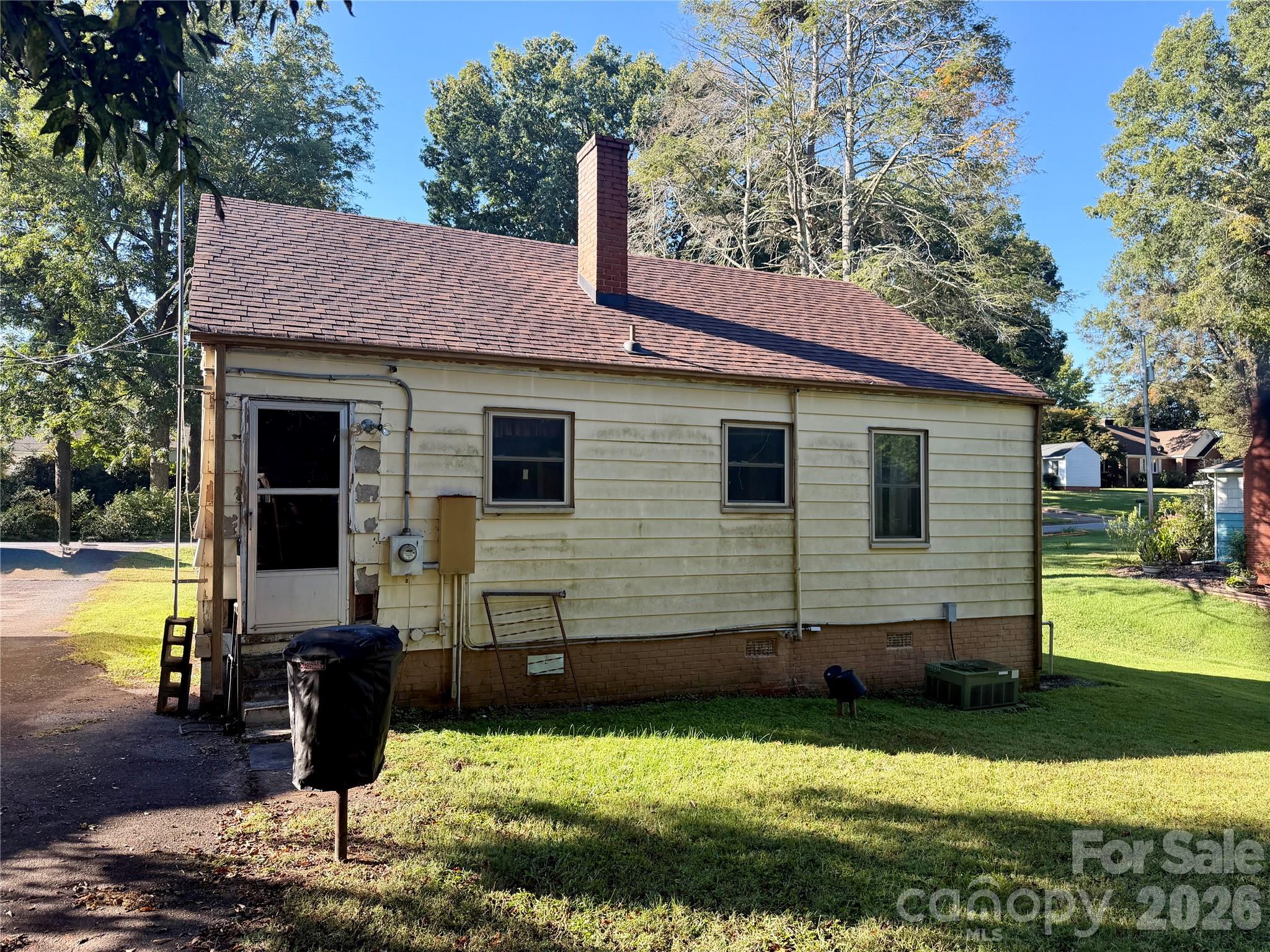 main property photo 3