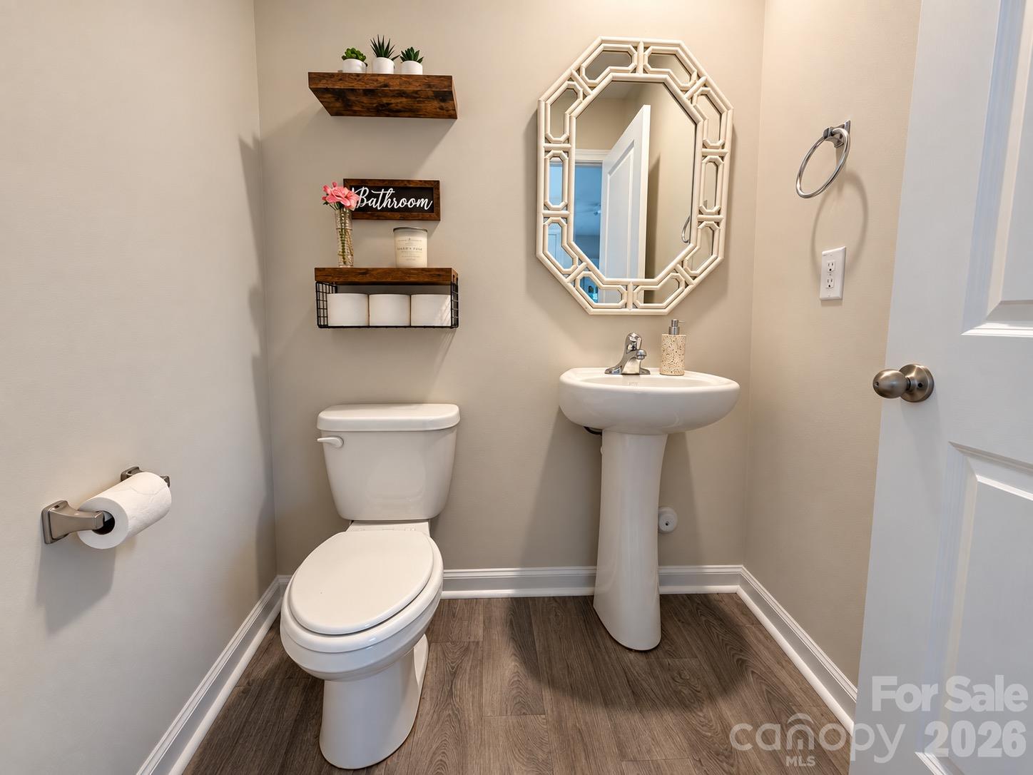 main property photo 9