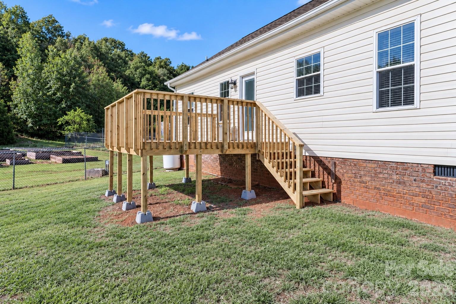 main property photo 23