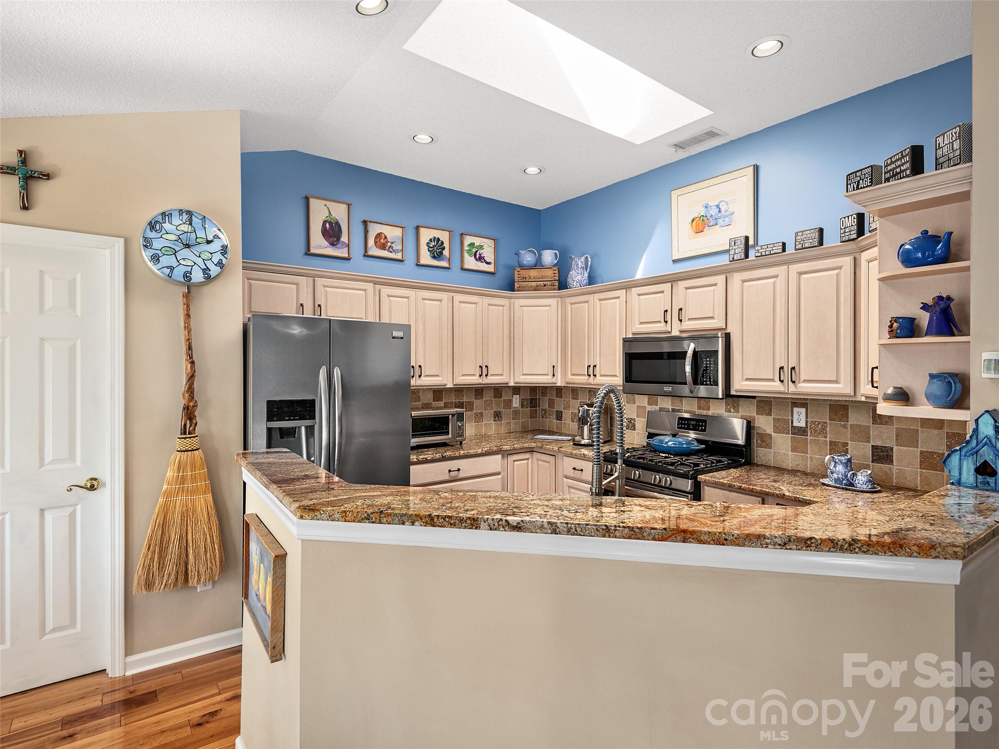 main property photo 12