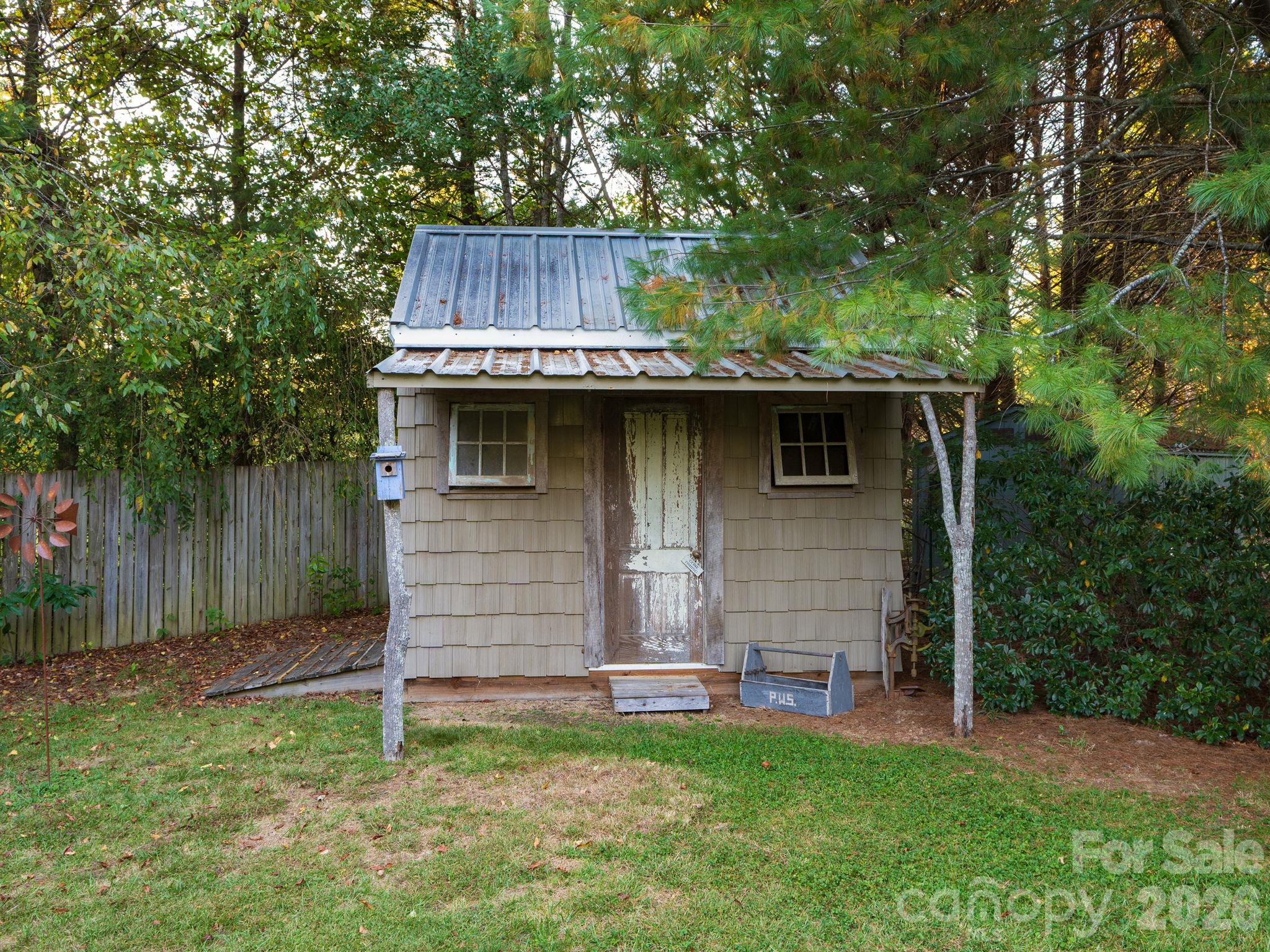 main property photo 30