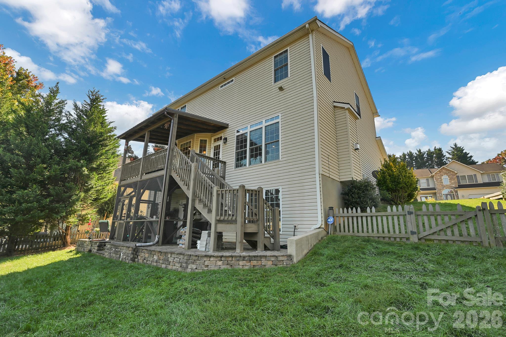 main property photo 25