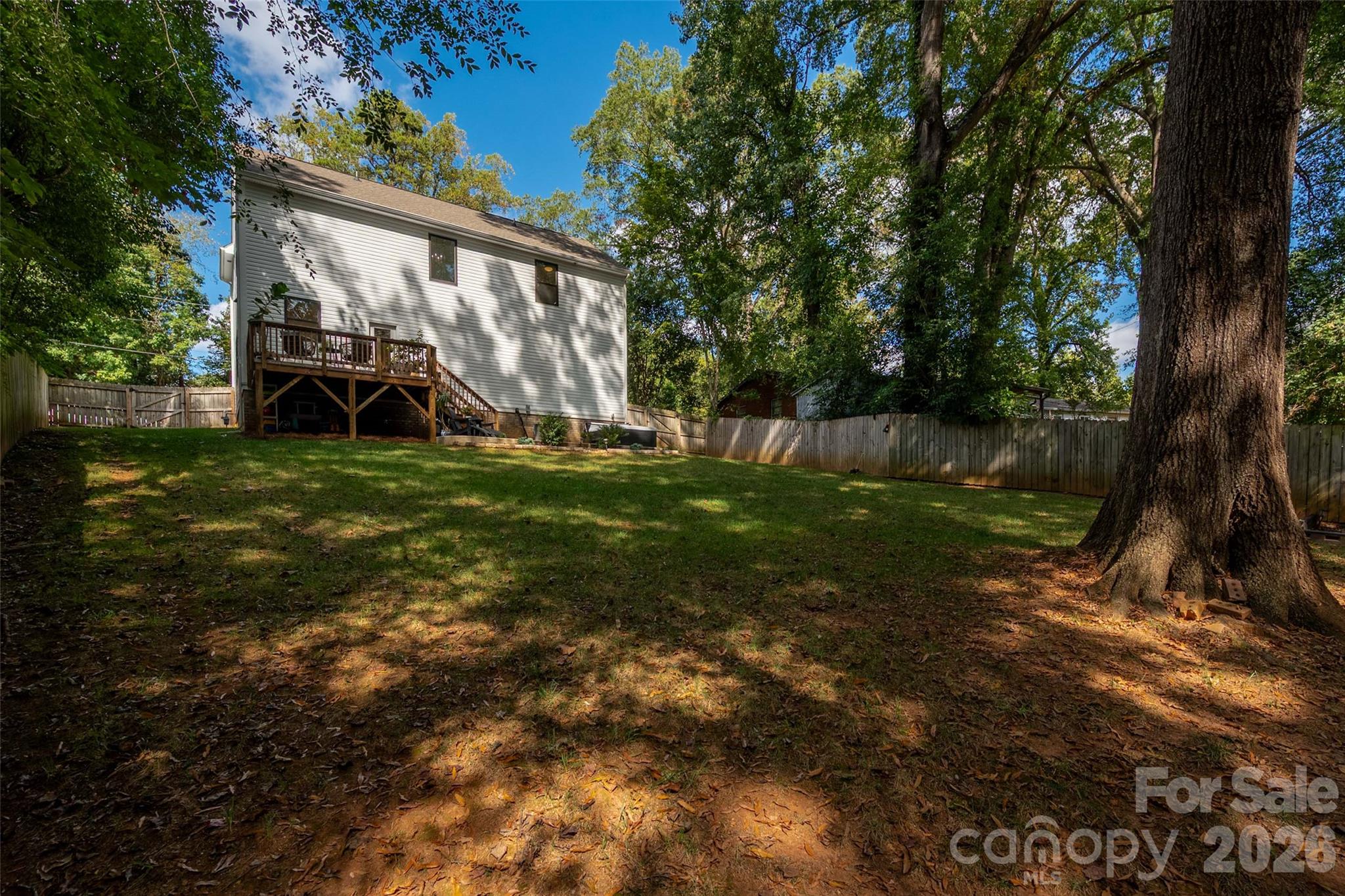 main property photo 32