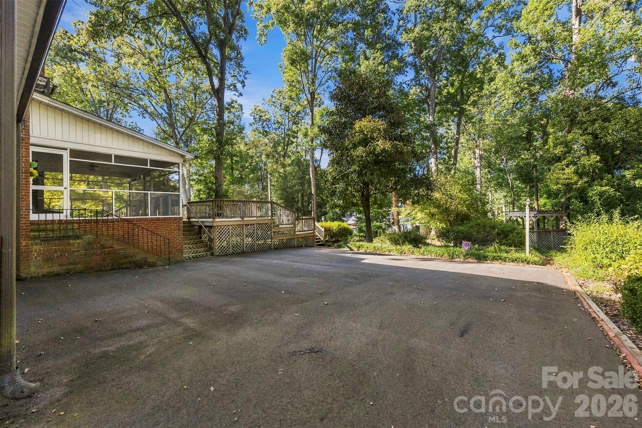 main property photo 39