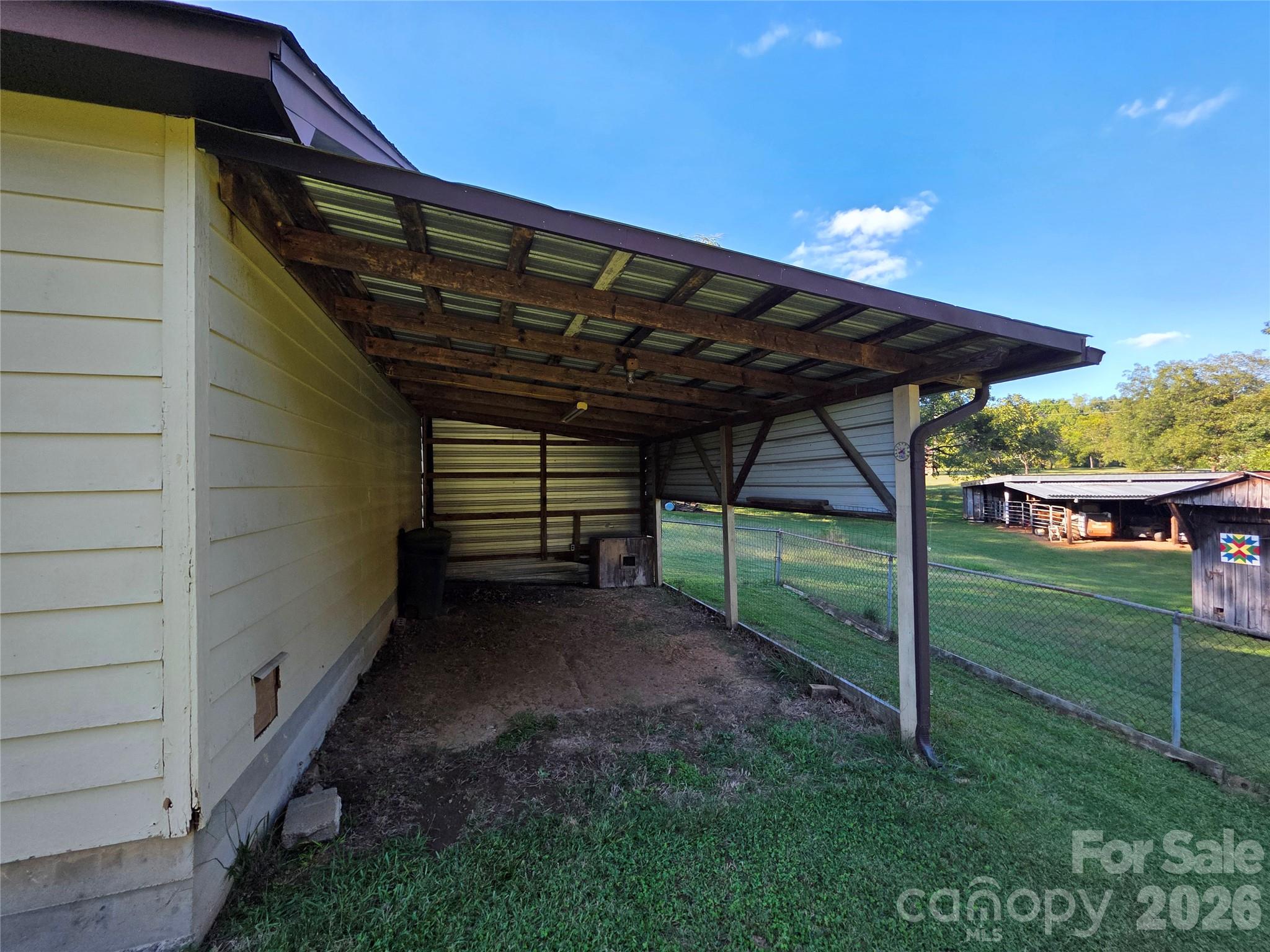 main property photo 8