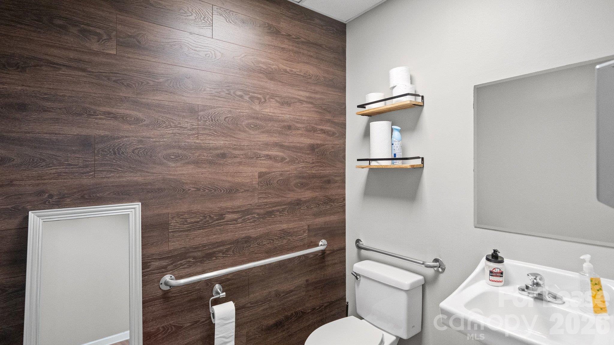 main property photo 20