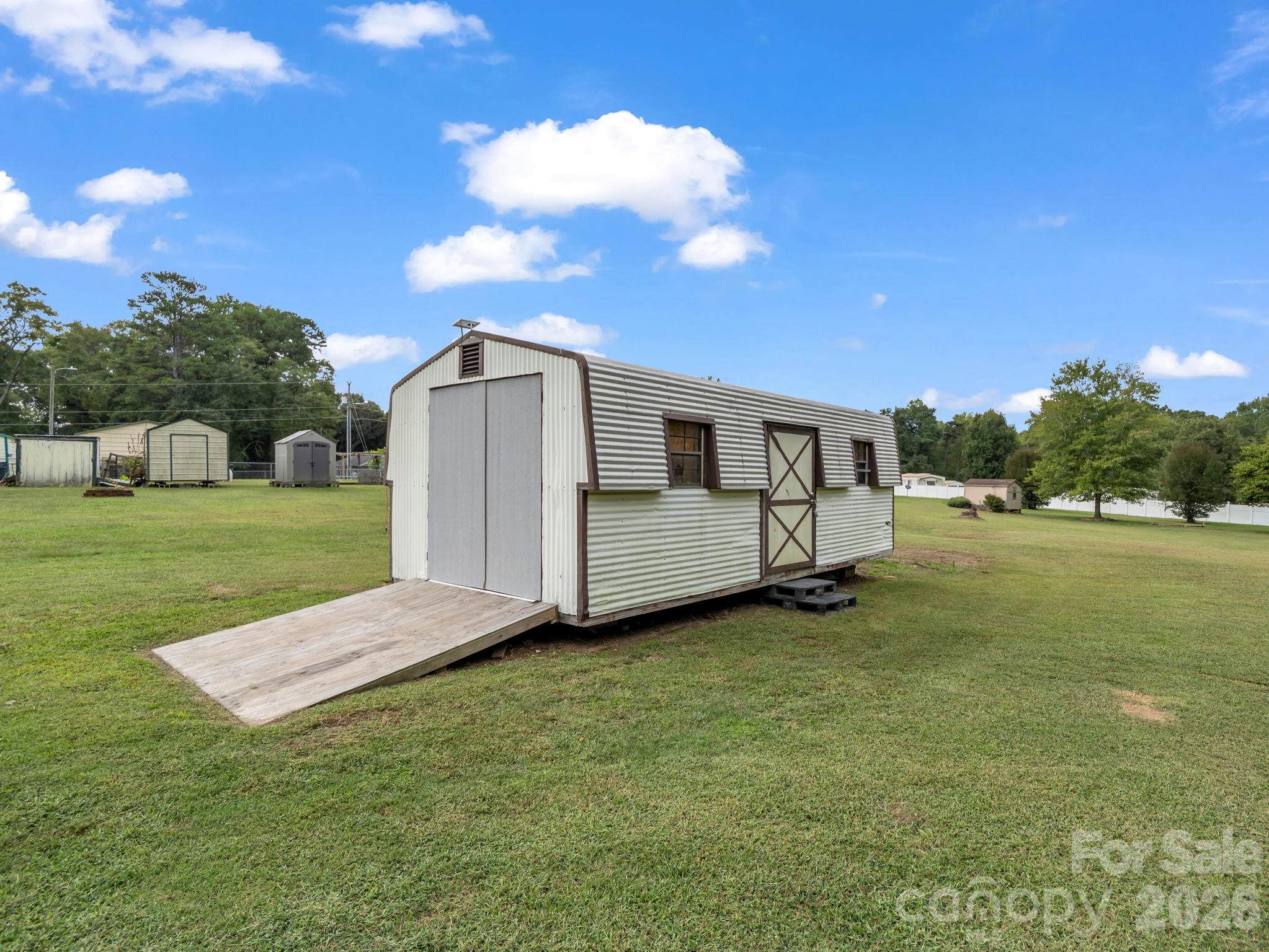 main property photo 23