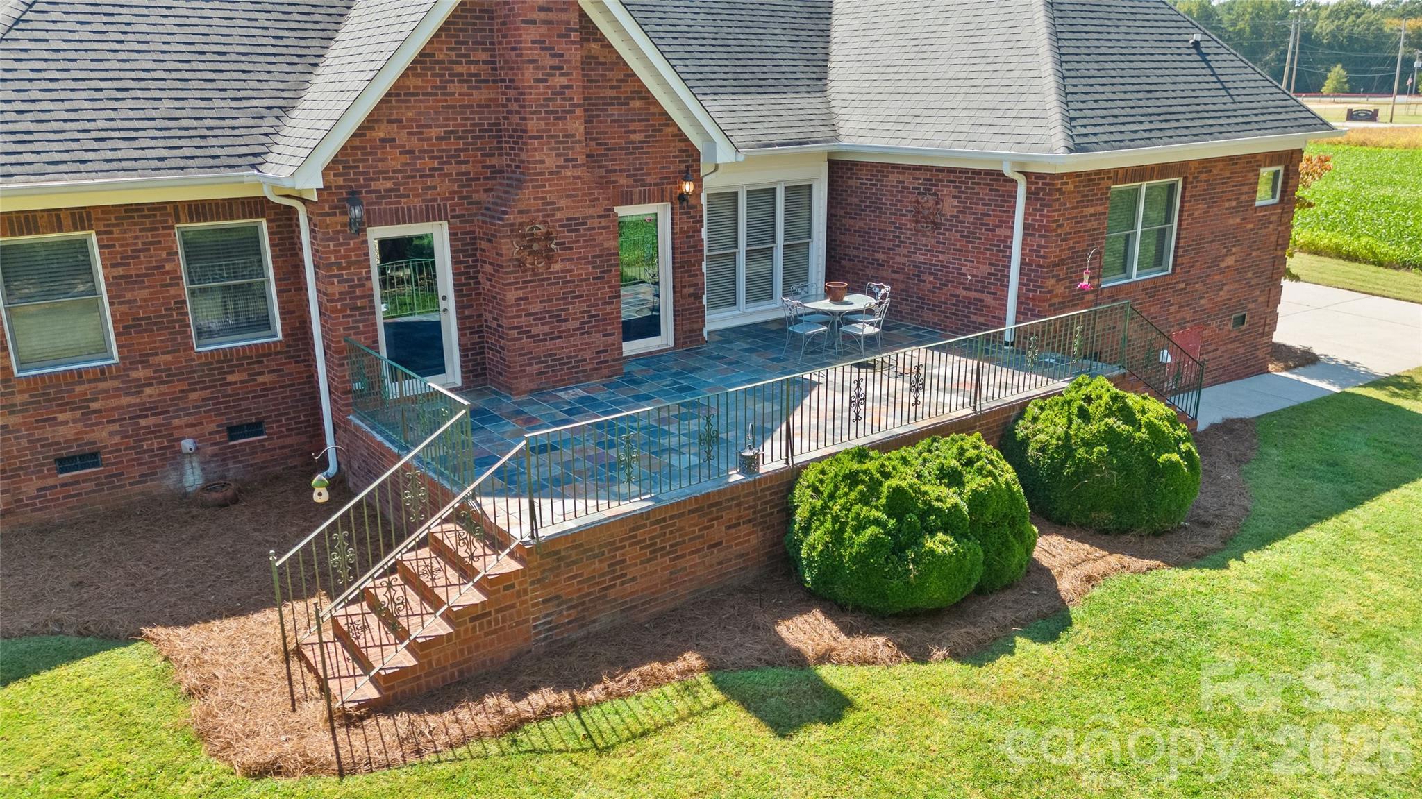 main property photo 7