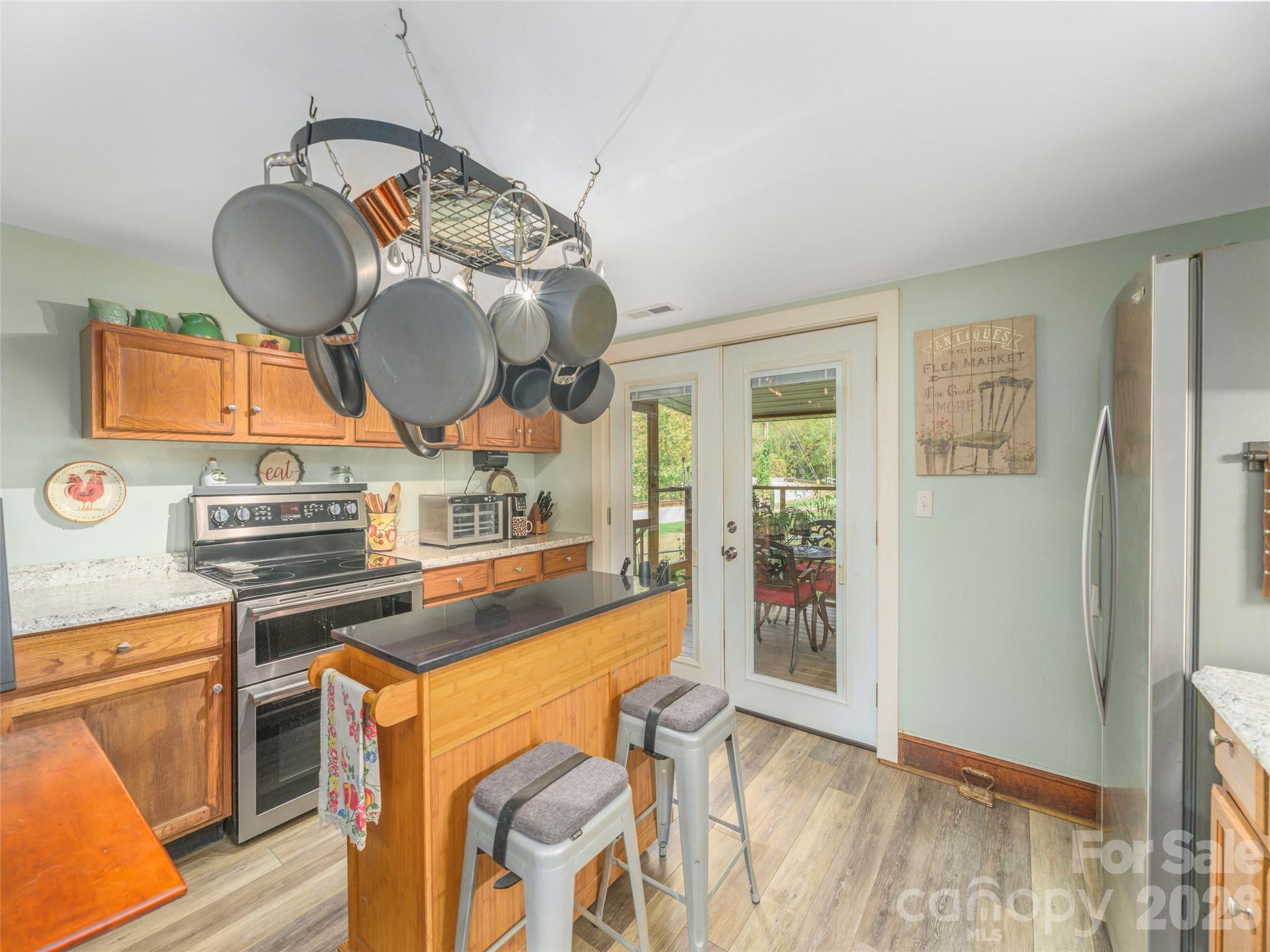 main property photo 7