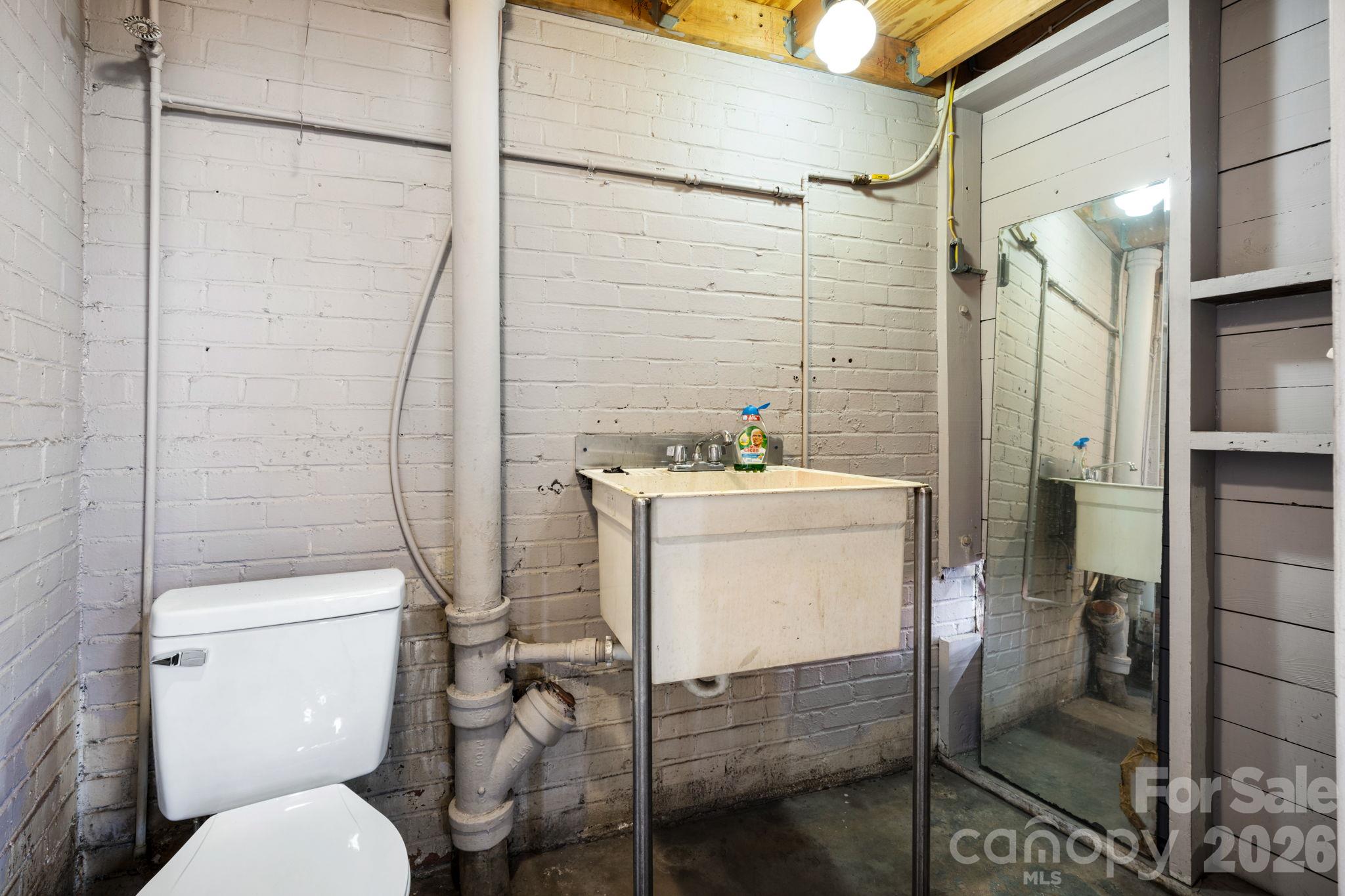 main property photo 12
