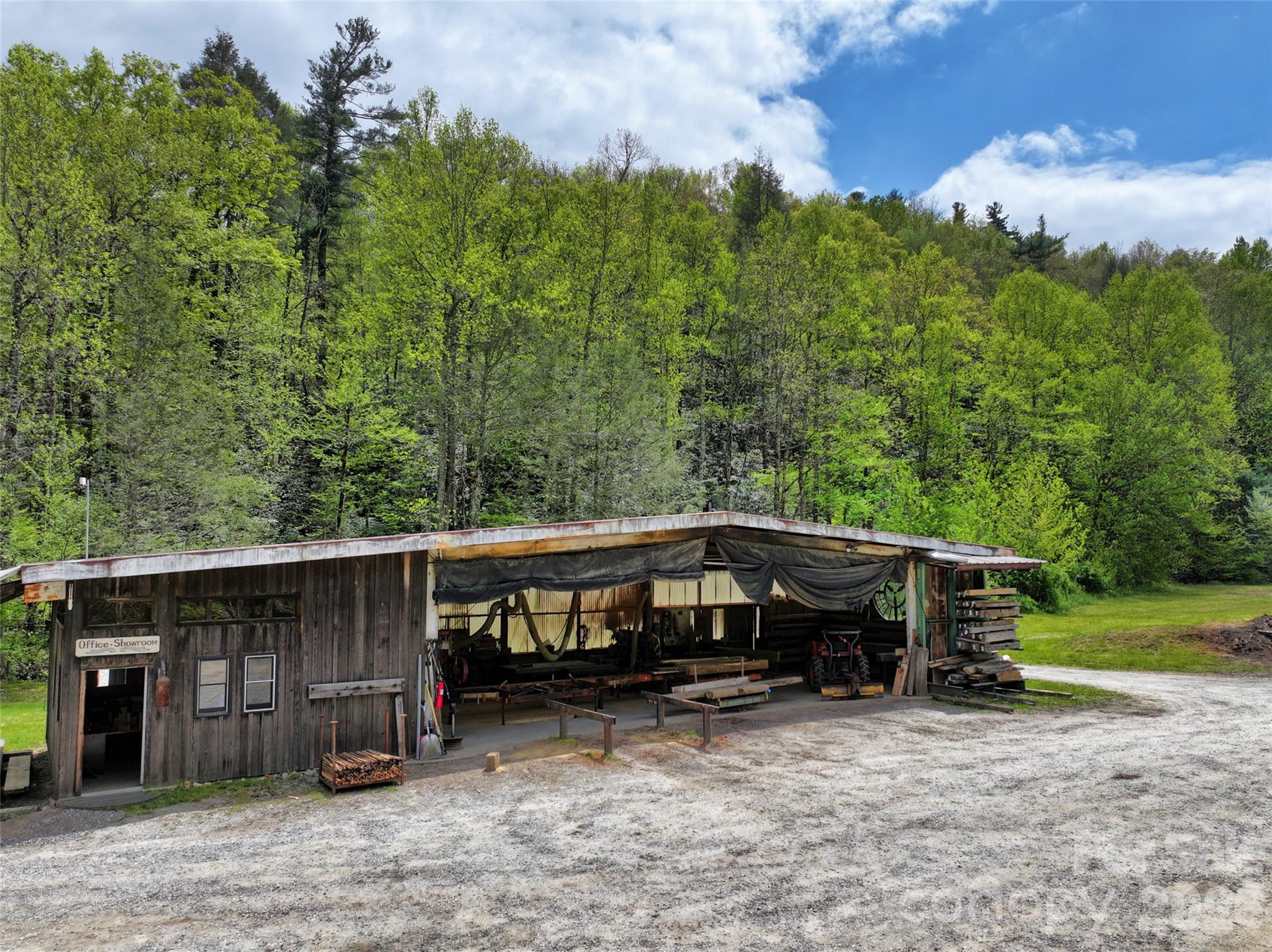 main property photo 8
