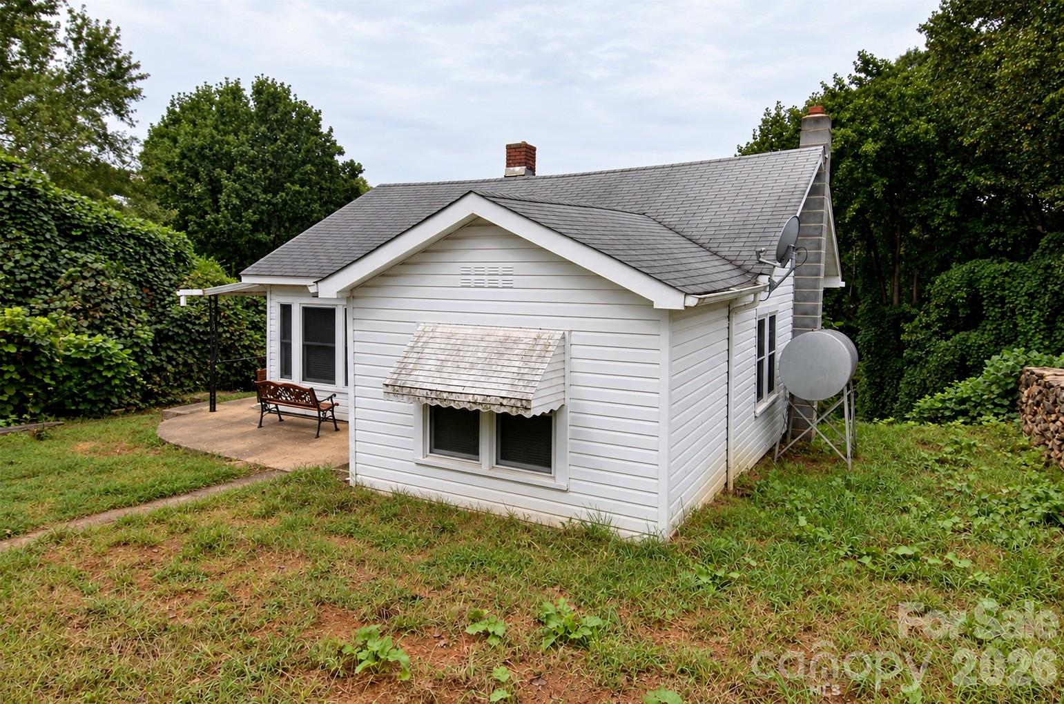 main property photo 9