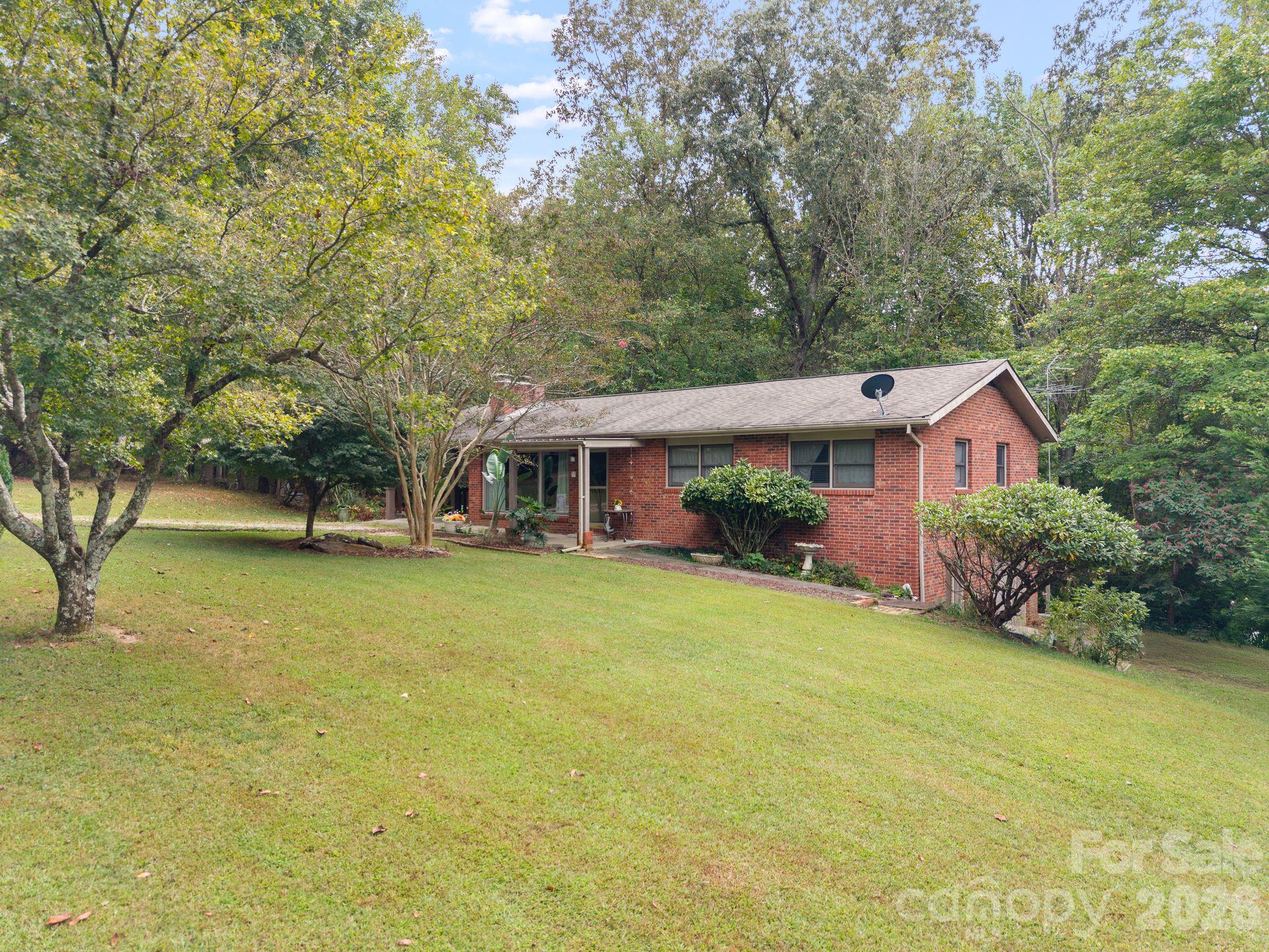 main property photo 28