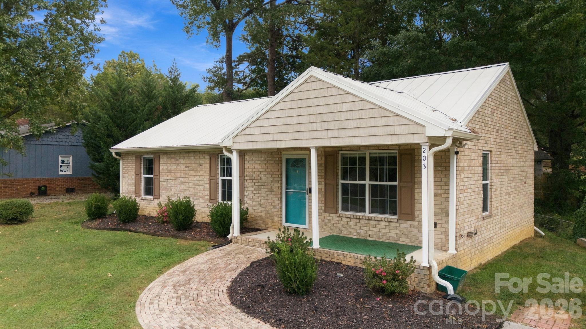 main property photo 2