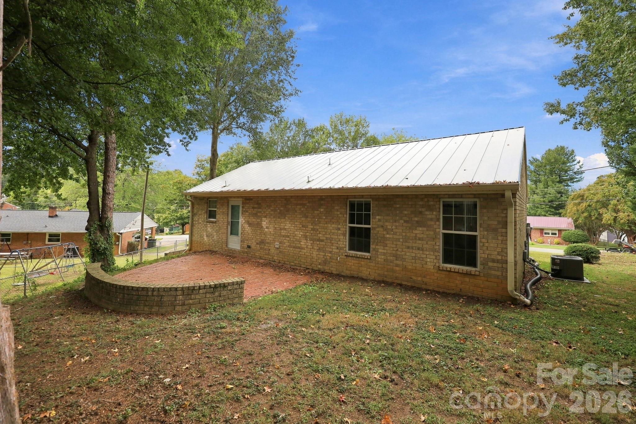 main property photo 30