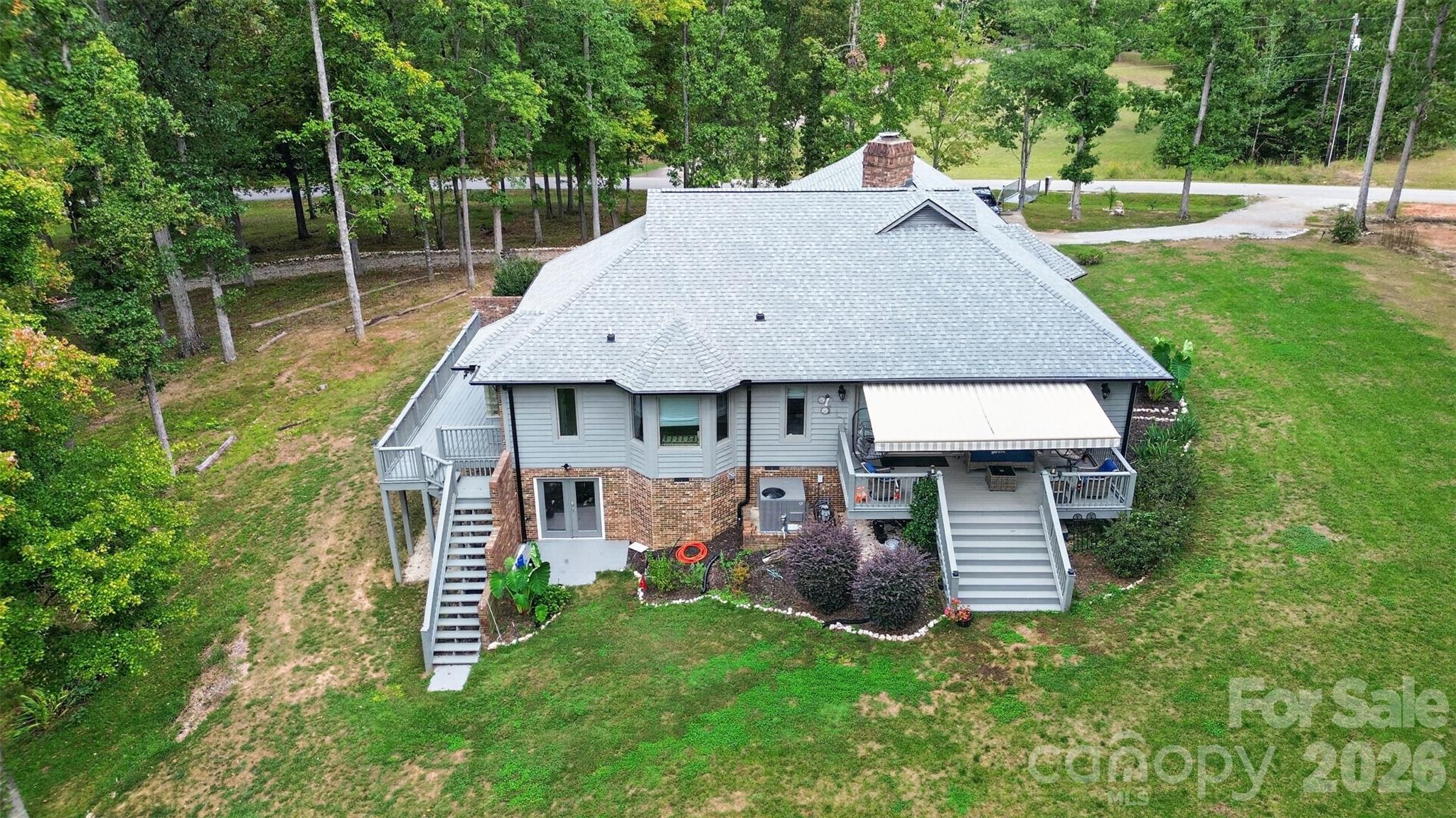 main property photo 32