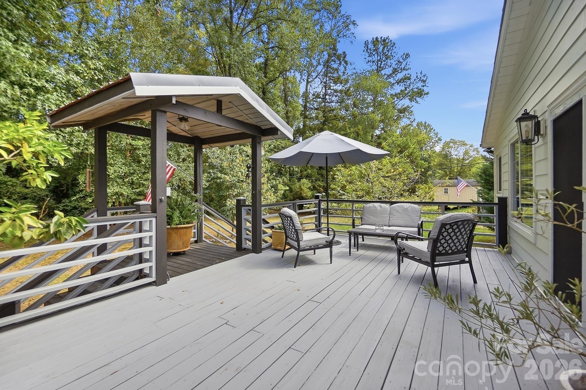 main property photo 30