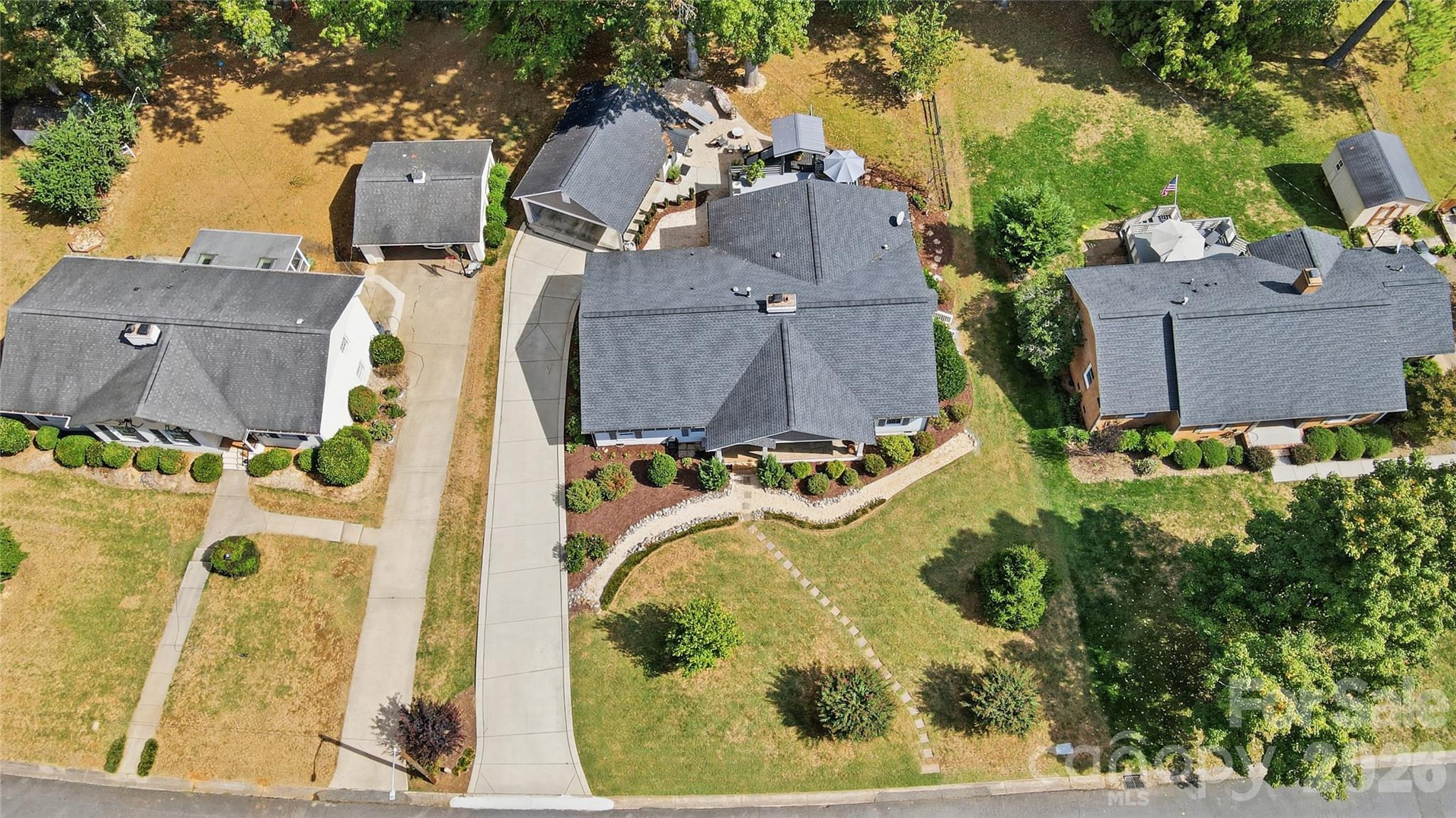 main property photo 41